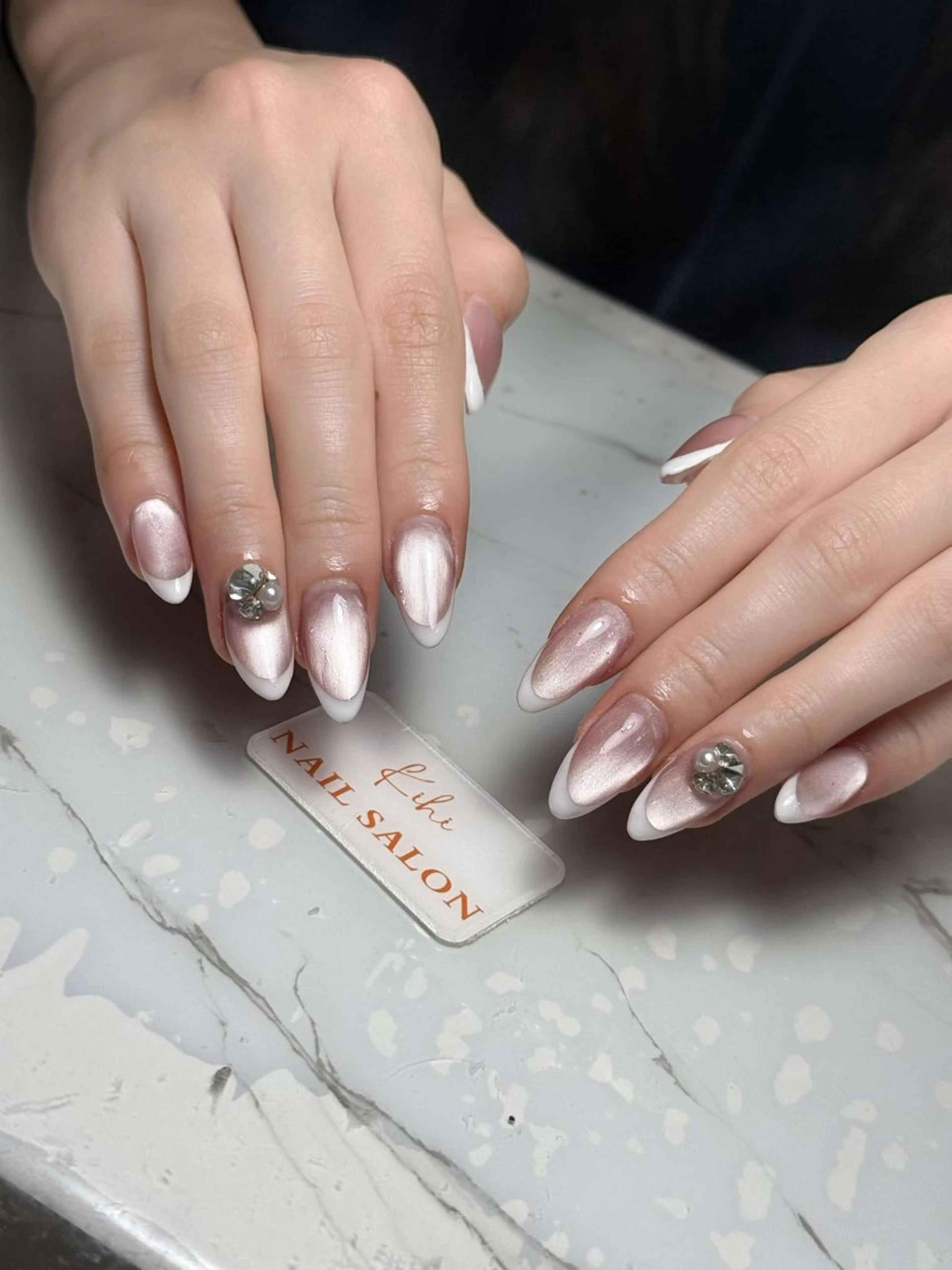 ネイル アートネイル フレンチネイル ジェルネイル グラデーション 韓国ネイル ハンドネイル 💕鈴木ユリ パラジェル/オフ無料のネイルデザイン