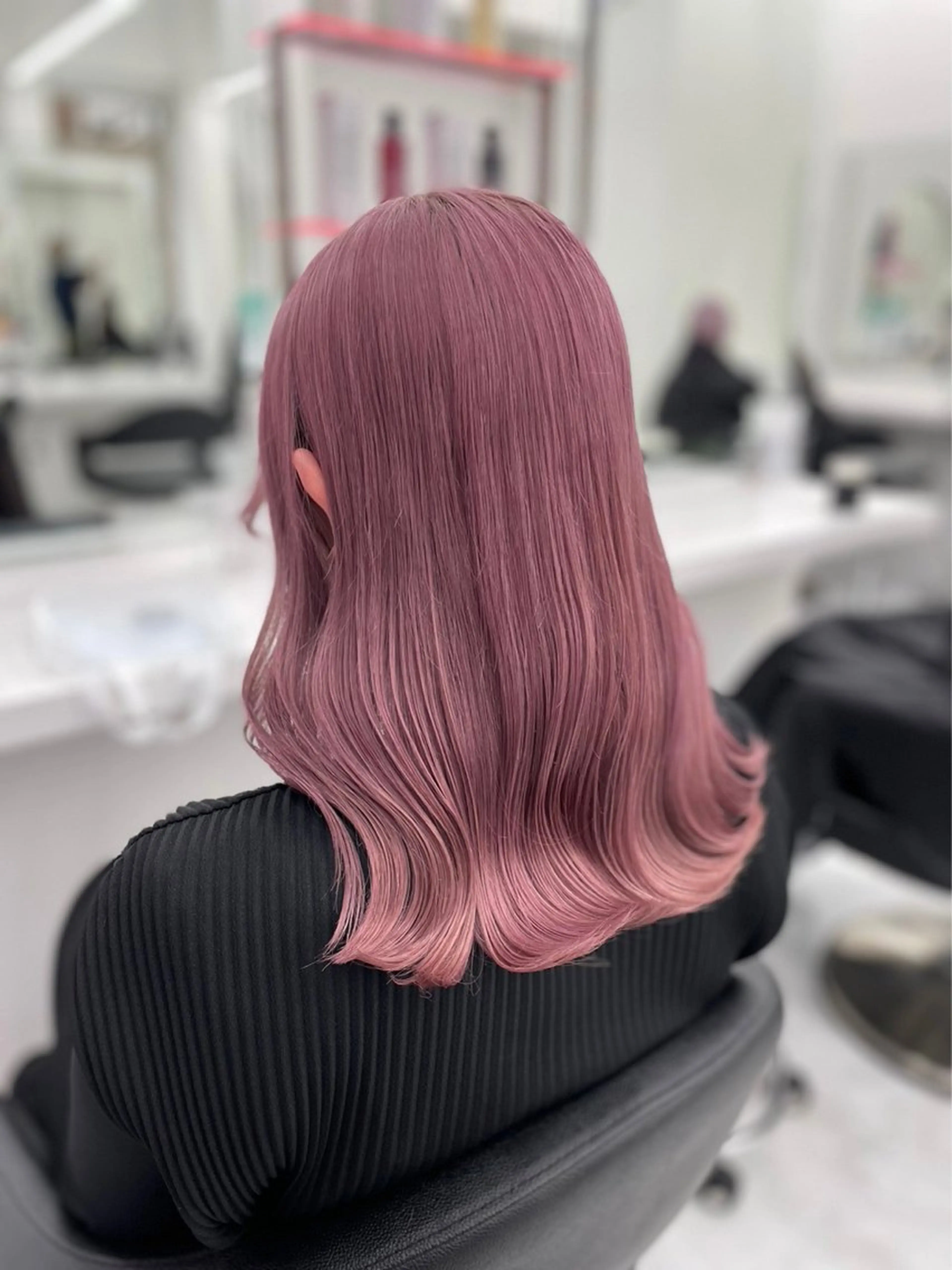 ミディアム 🍀yuria/ハイ トーン/ペールカラーのヘアスタイル