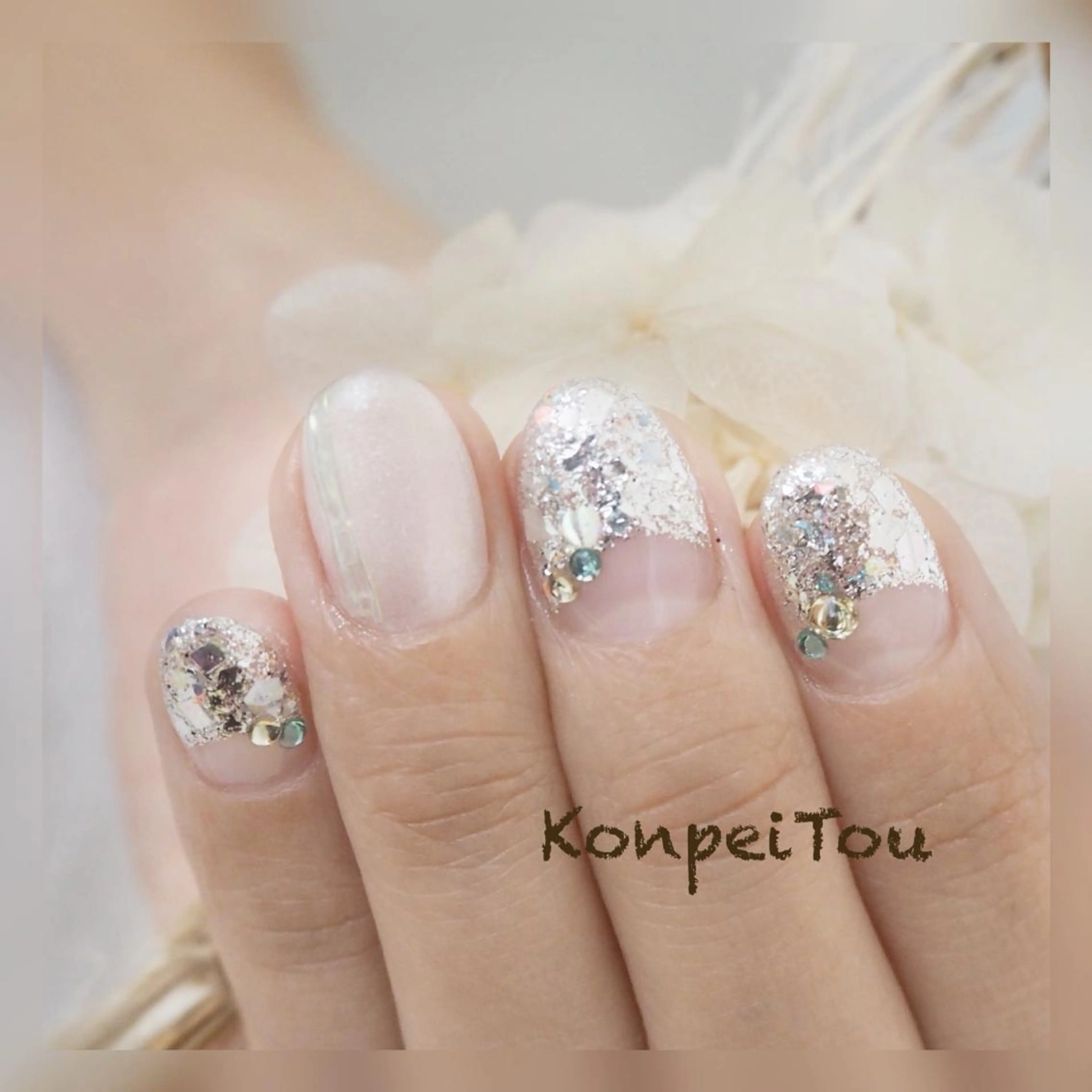 ネイル フレンチネイル ジェルネイル ガラスフレンチ キラキラネイル ミラーネイル ハンドネイル おうちのネイルサロン KonpeiTouのネイルデザイン