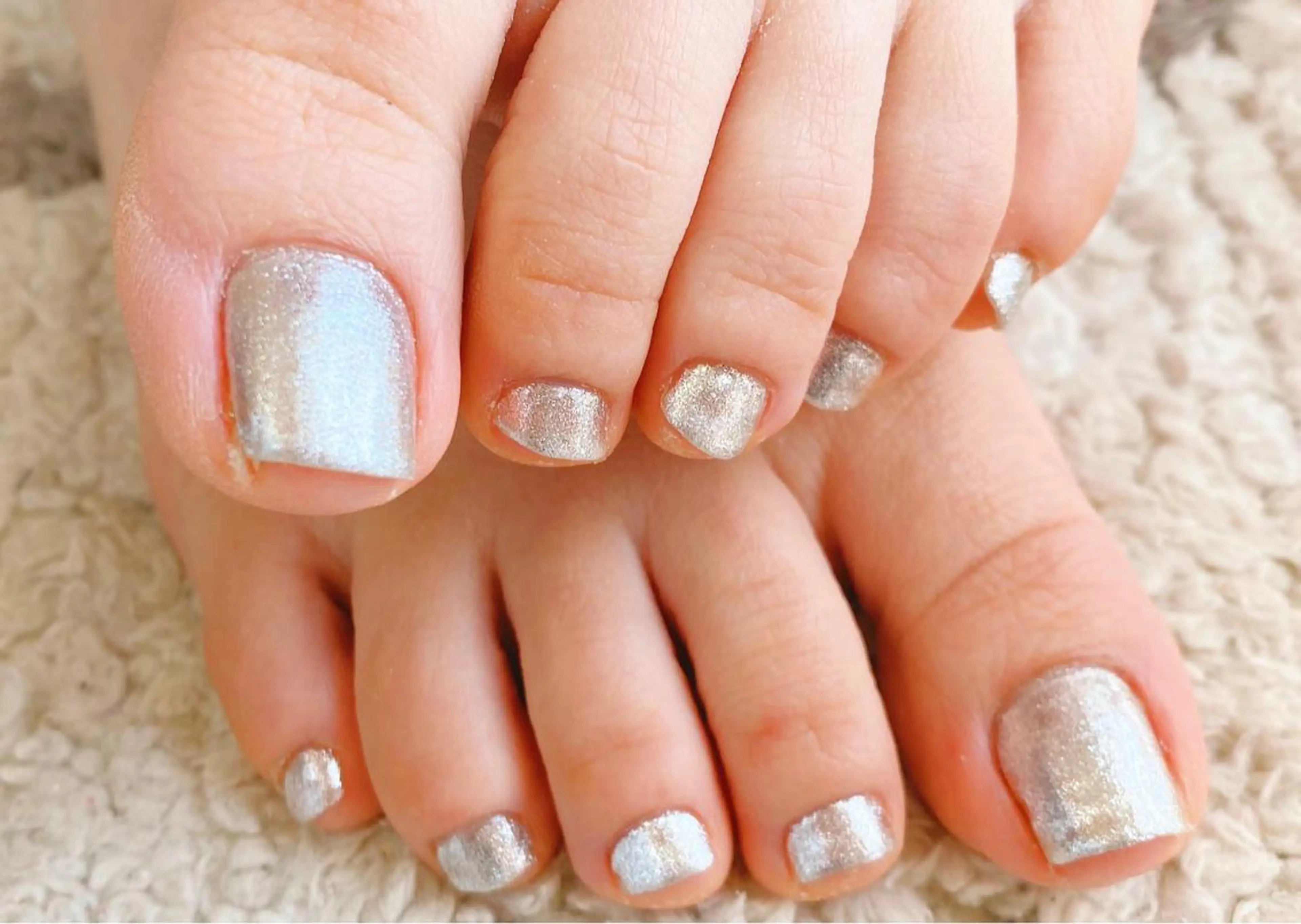 ネイル キラキラネイル プティリボン 武蔵小金井店のネイルデザイン