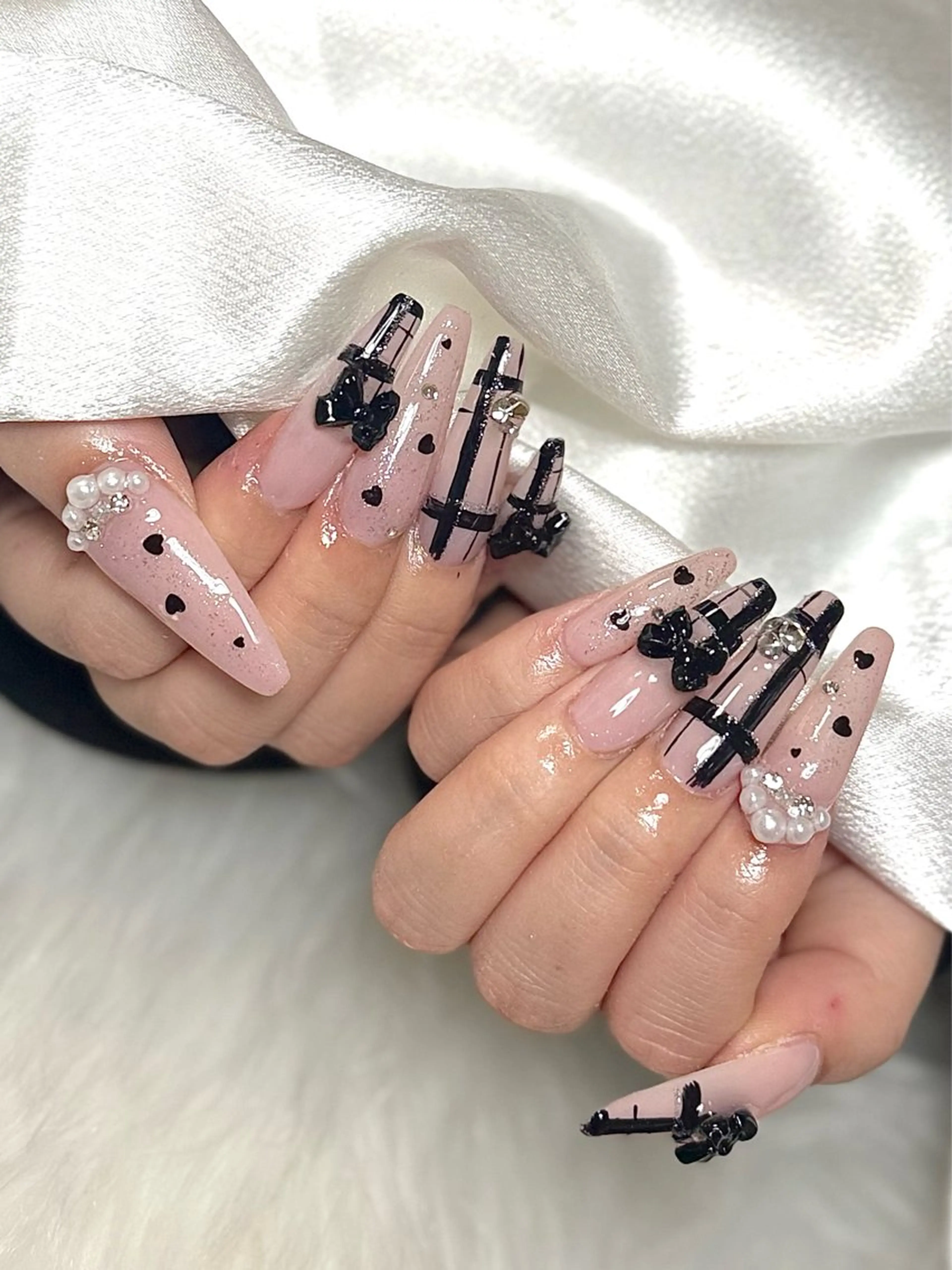 ネイル ハンドネイル ルシイ🎀新宿長さ 出しパーツ専門店のネイルデザイン