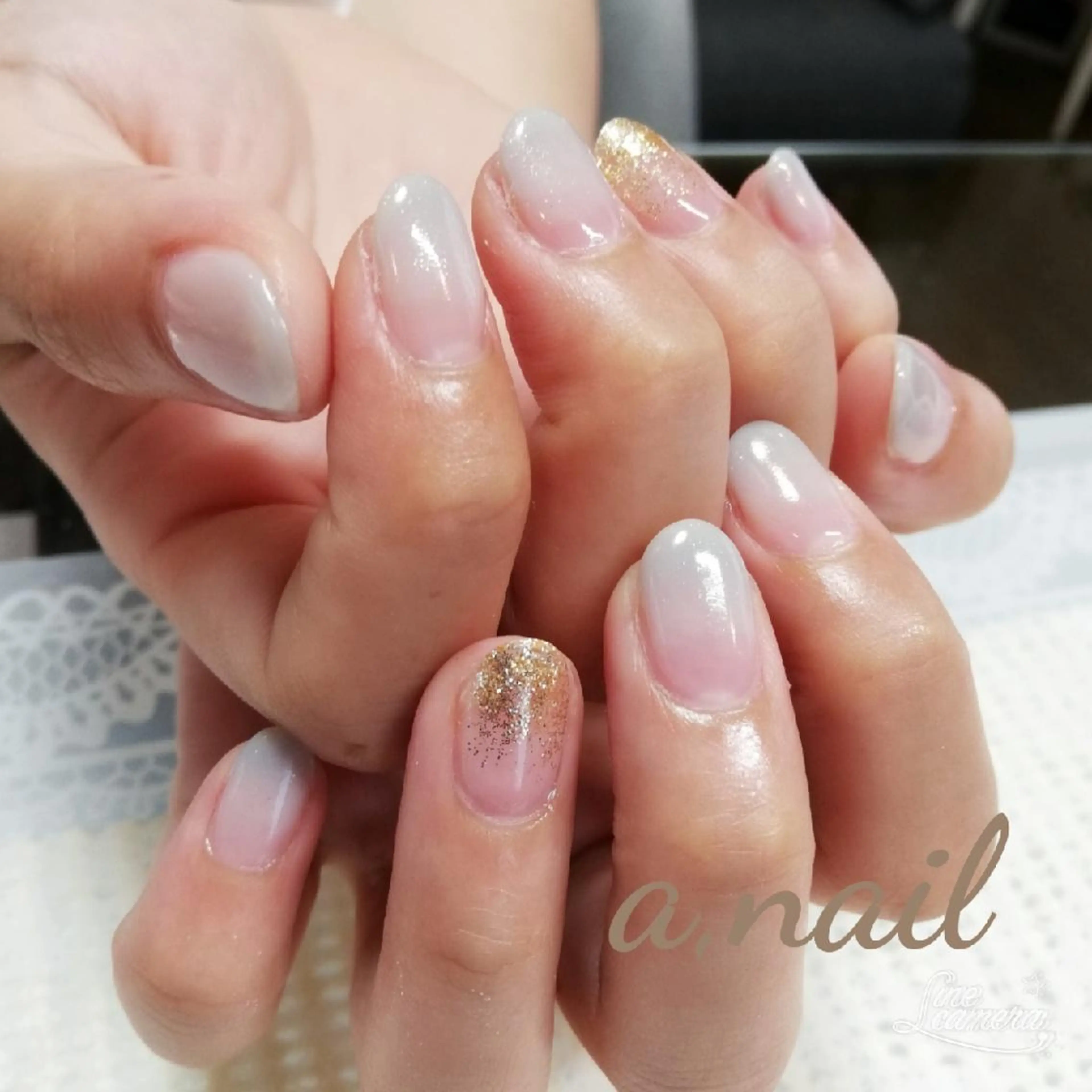 ネイル ゴールド グラデーション キラキラネイル ラメ(グリッター) シンプルネイル ハンドネイル ネイルサロン エーネイルのネイルデザイン
