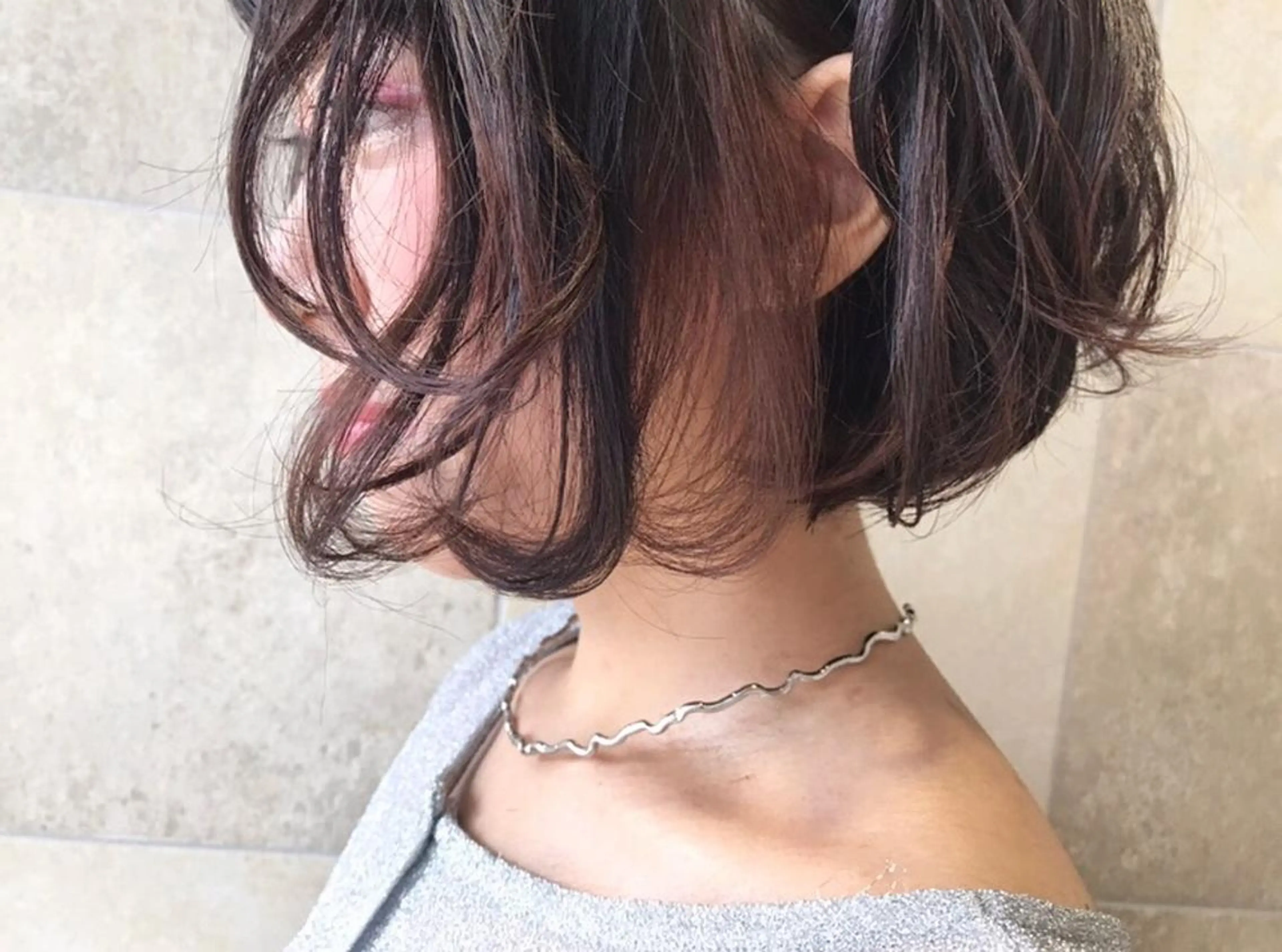 ショート カラー ベージュカラー ブリーチ イヤリングカラー ピンクカラー ピンクベージュ 田中 あかねのヘアスタイル