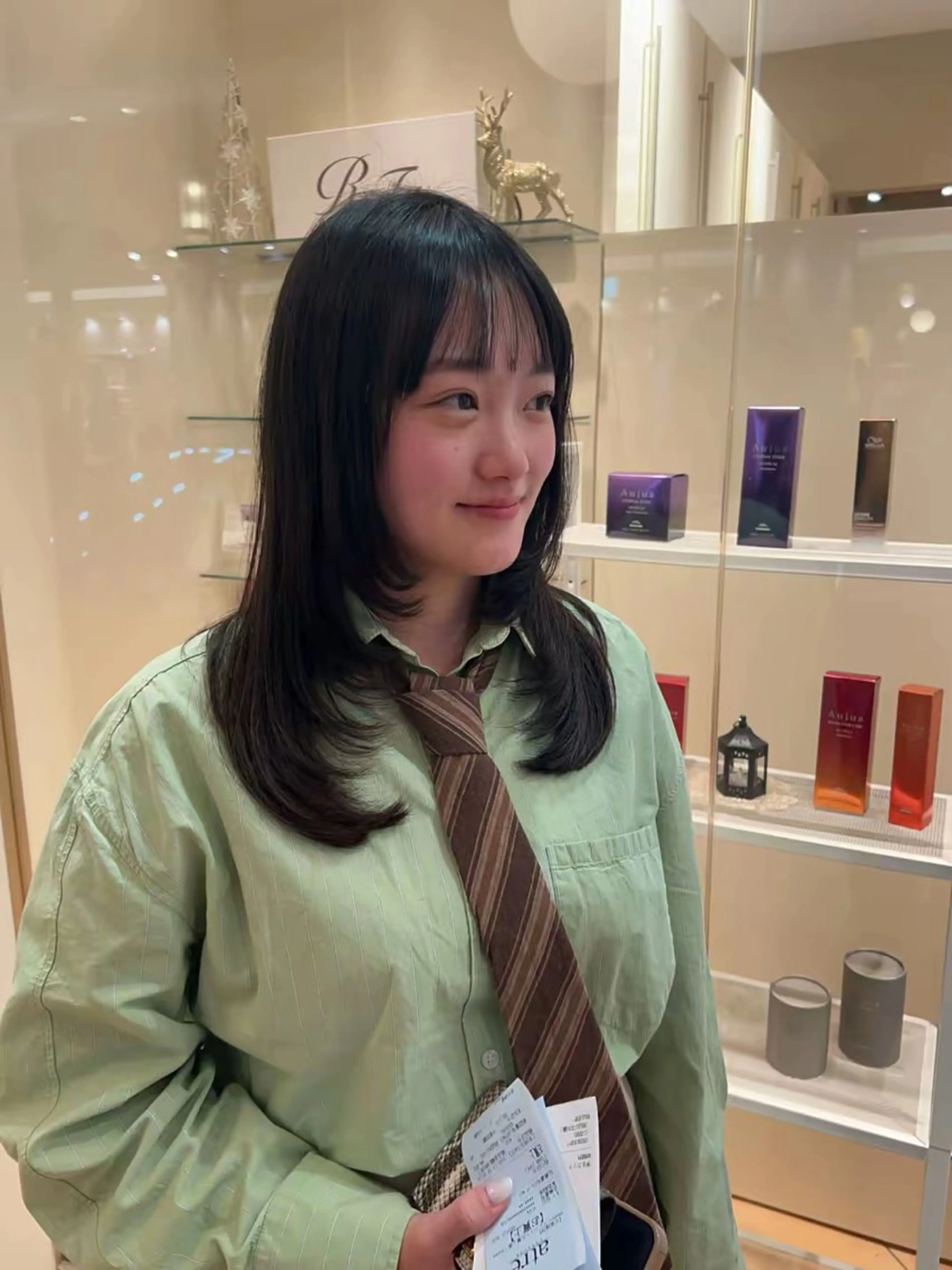 ロング 三富 陽菜のヘアスタイル