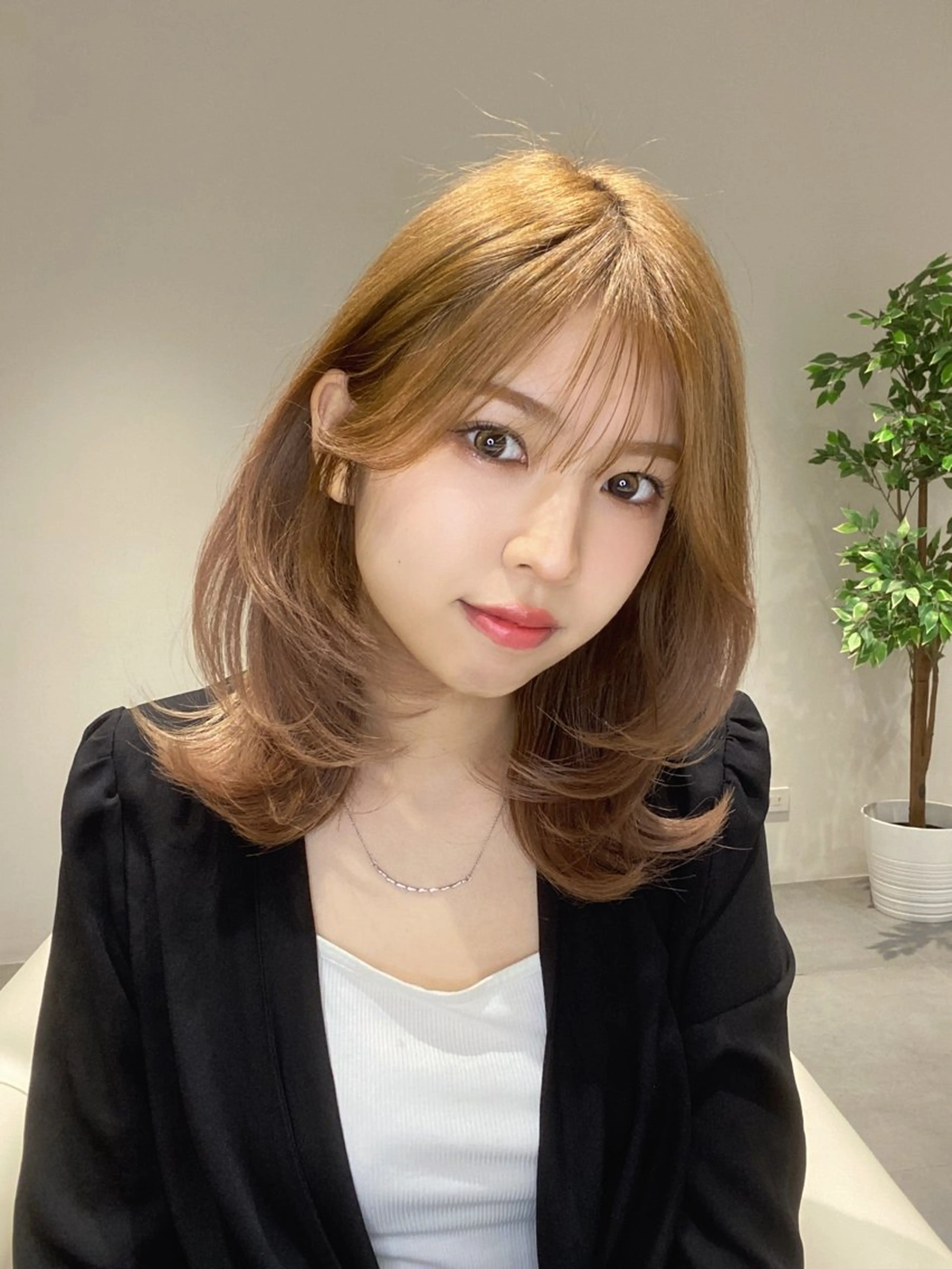 ミディアム カット ヘアカラー トリートメント ヘアセット 小野寺瑞希 /最小顔カットのヘアスタイル