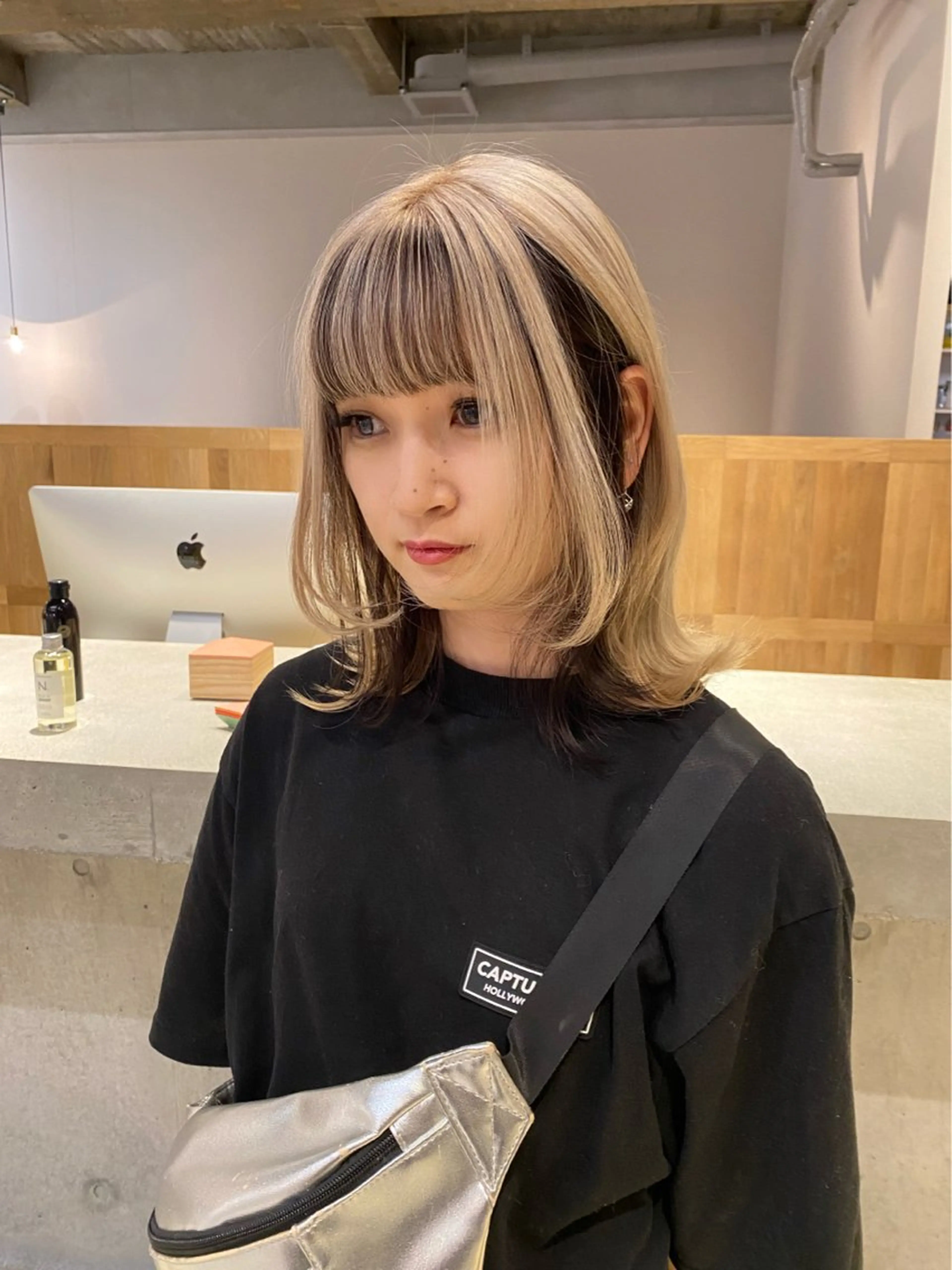 ミディアム レイヤーカット/ ダブルカラーサクライのヘアスタイル