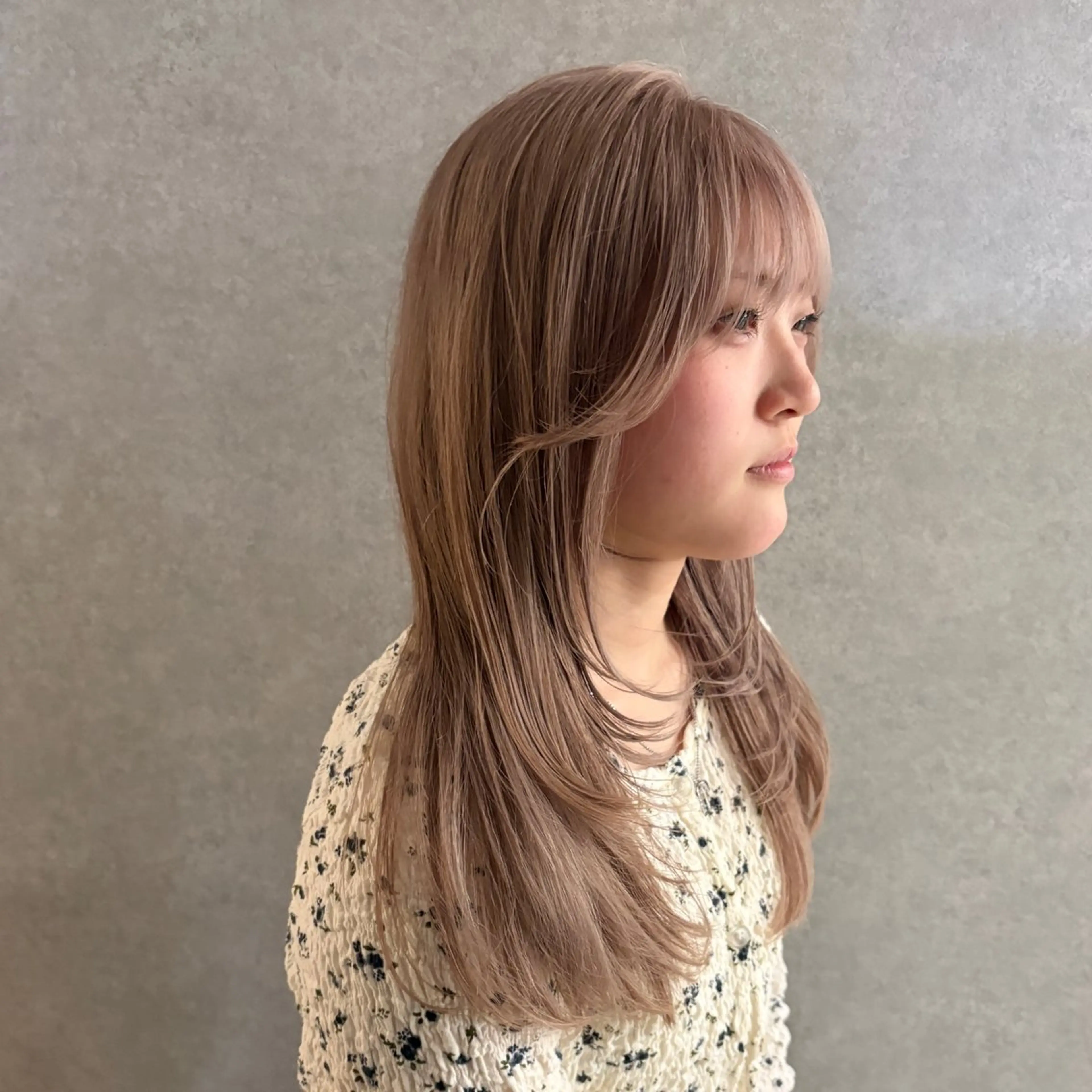セミロング レイヤーカット カット ヘアカラー トリートメント ウルフ/レイヤー/ ブリーチ/牧原歩夢のヘアスタイル