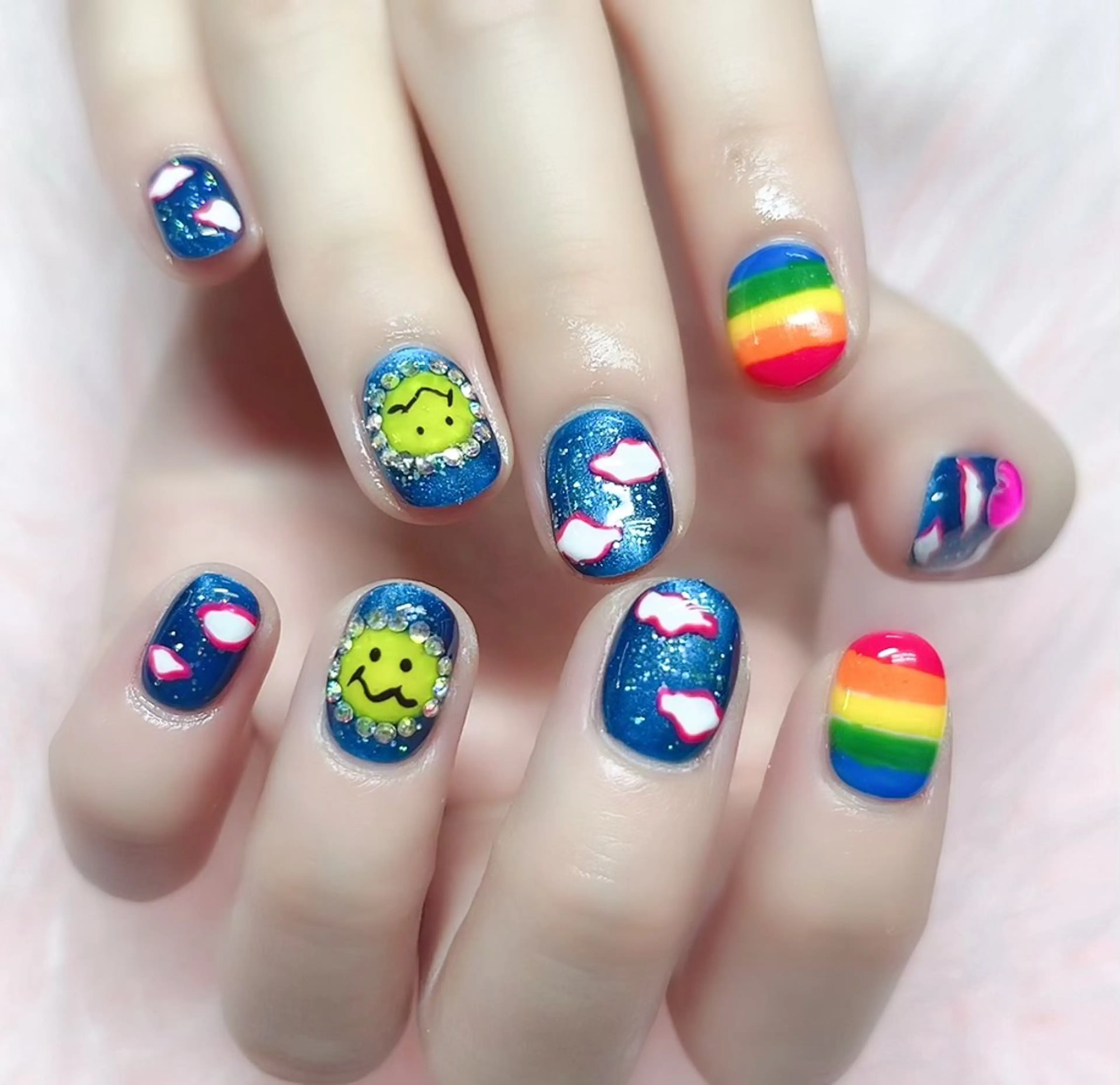 ネイル ハンドネイル MoonNail ユリ🌸のネイルデザイン