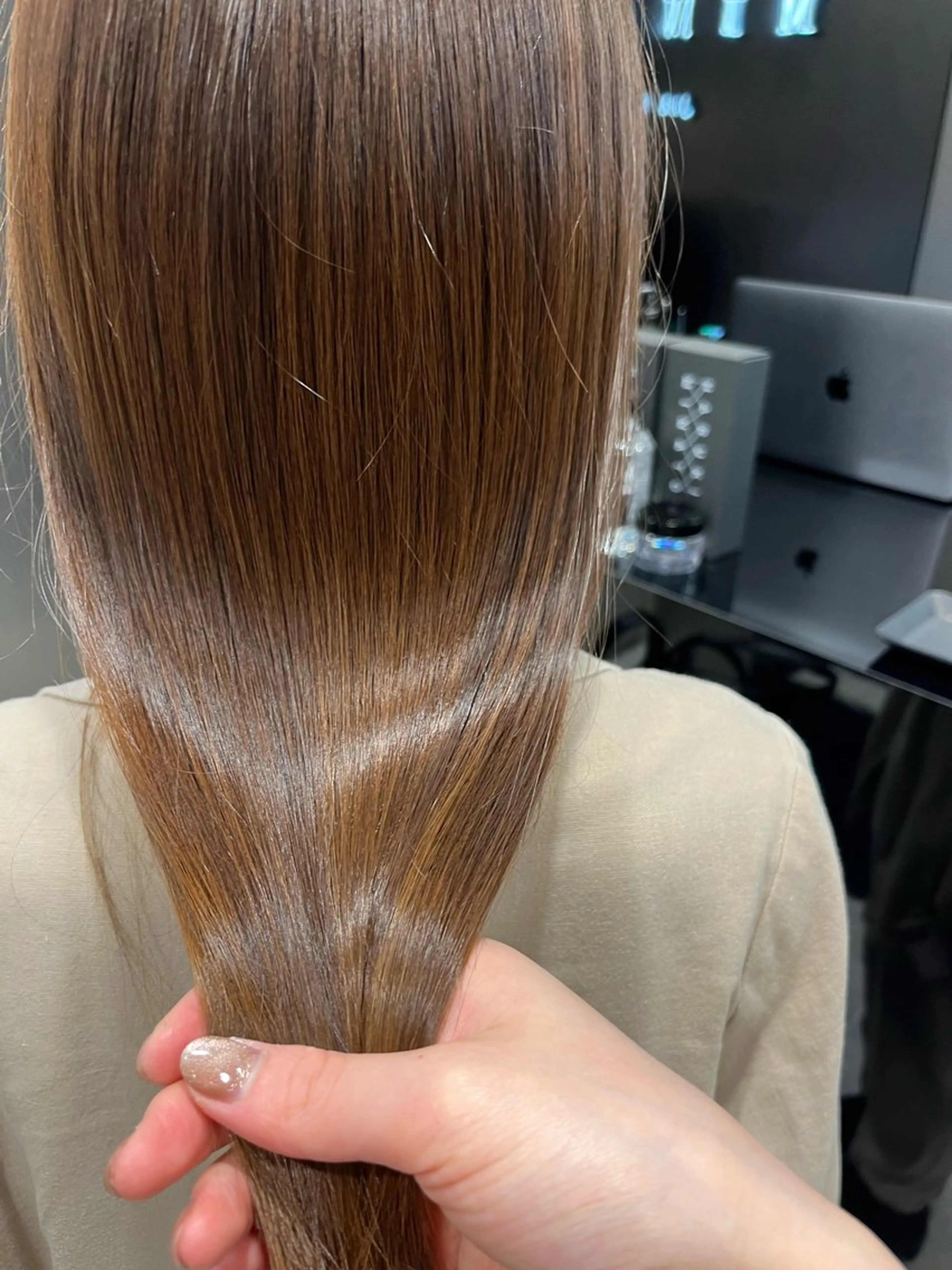 セミロング カラー ウスイマイコ カット/ケアカラーのヘアスタイル