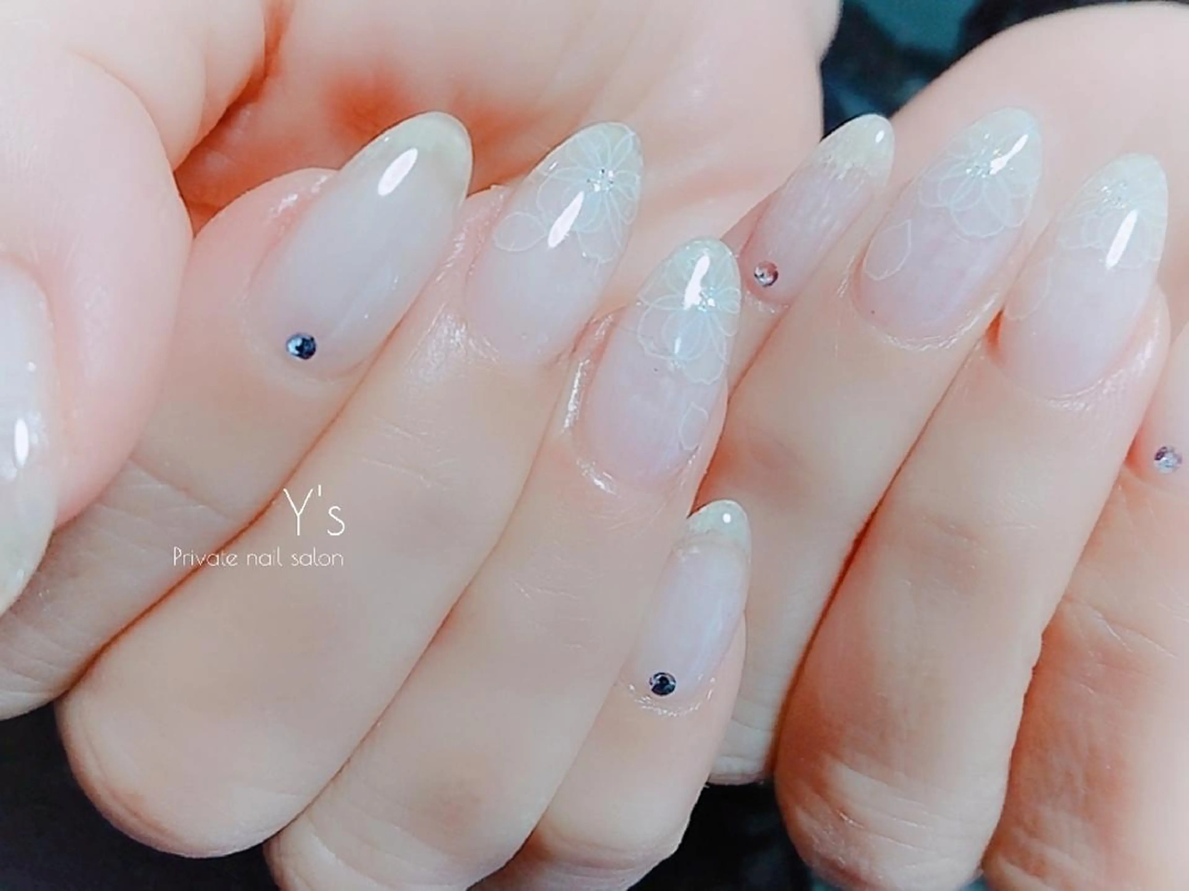 ネイル YUMI NAGAI  のネイルデザイン