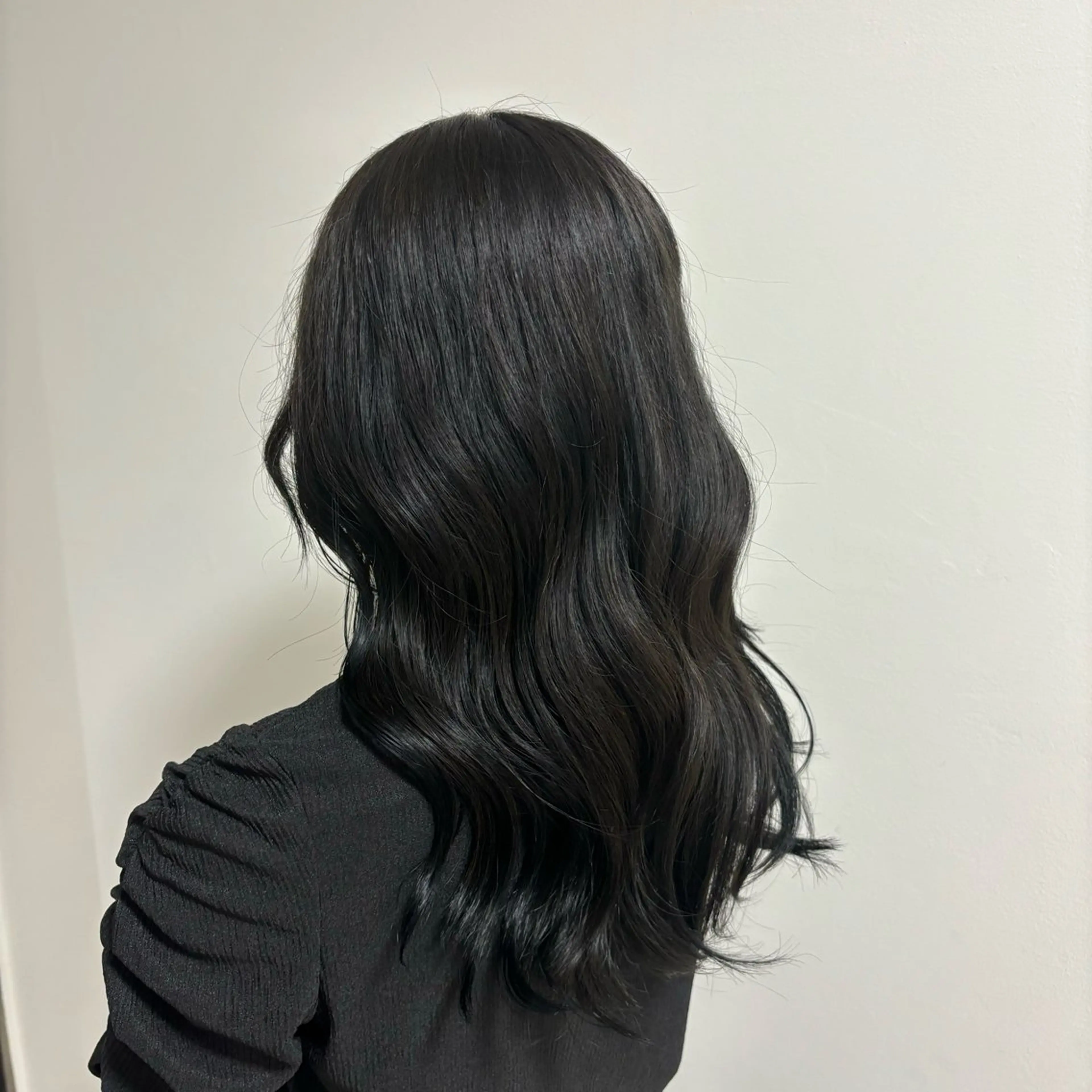 カラー ブリーチ 透明感カラー ブリーチなしカラー オオカメ ユヅキのヘアスタイル