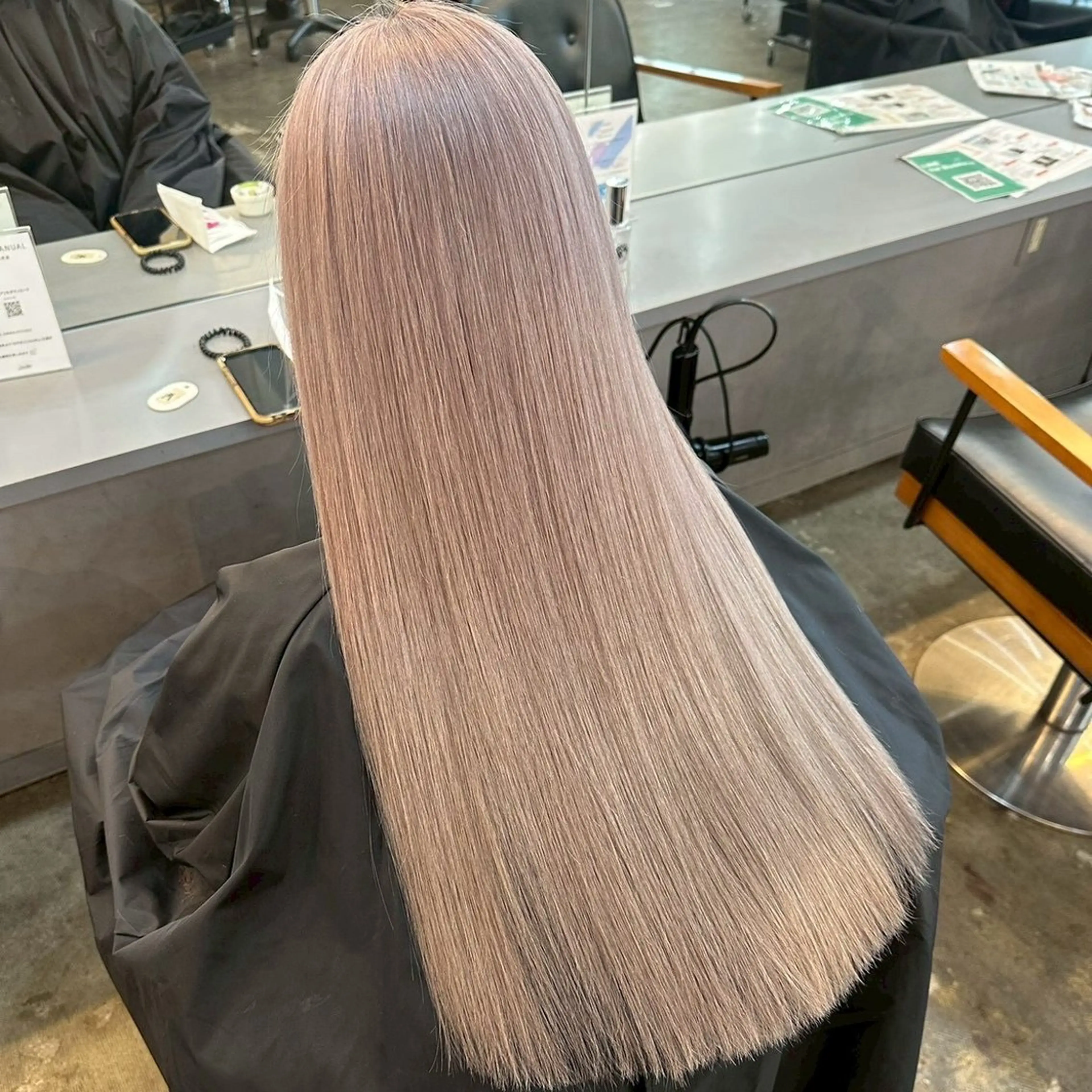 ロング カラー ブリーチ/レイヤー 🐥HIYORIのヘアスタイル