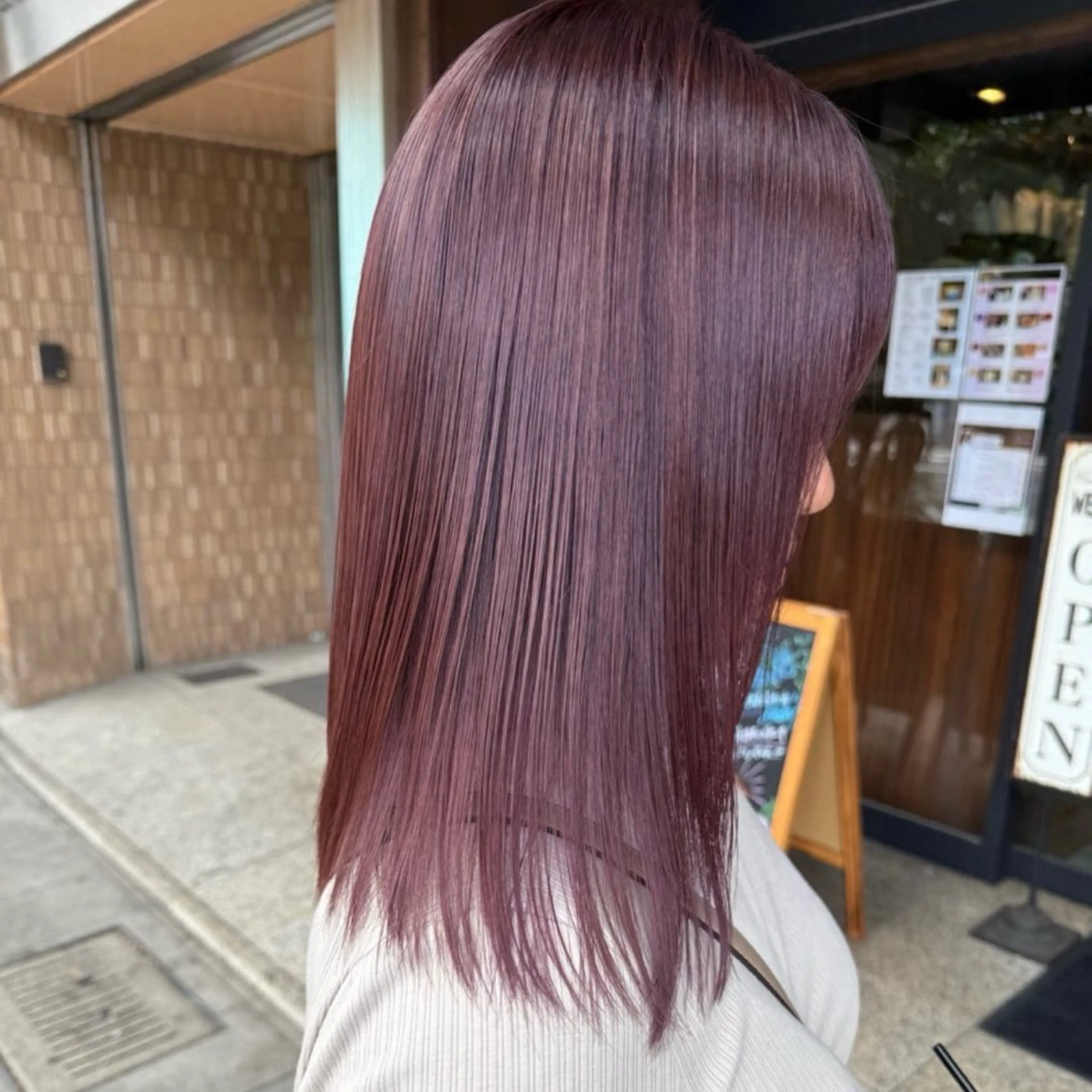 セミロング カラー ブラウンカラー ラベンダーカラー ラベンダーブラウン ヘアカラー Hinako🦋 ブリーチカラーのヘアスタイル