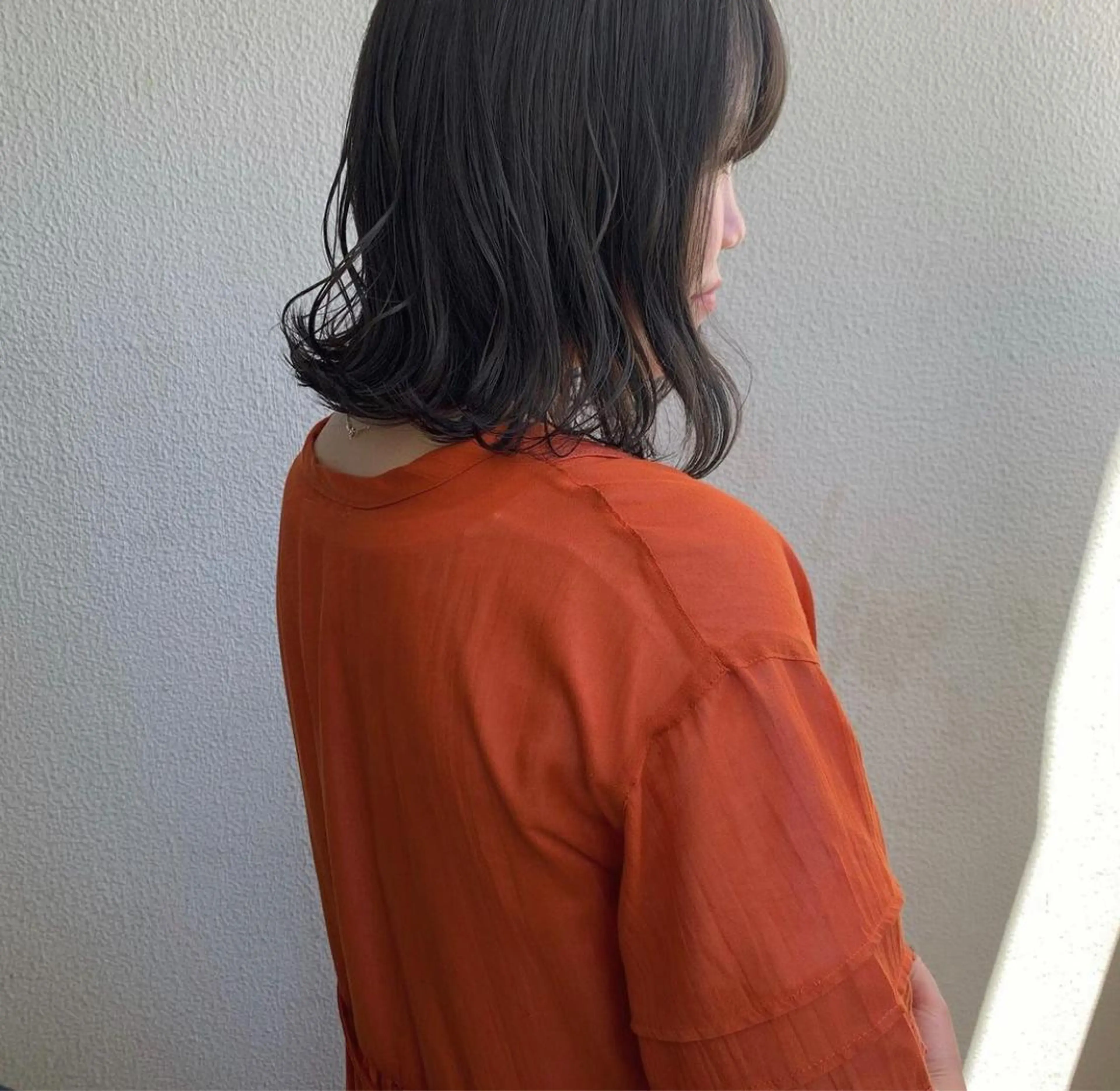 カラー グレージュ スパイキーショート パーマ　具志堅　太志のヘアスタイル