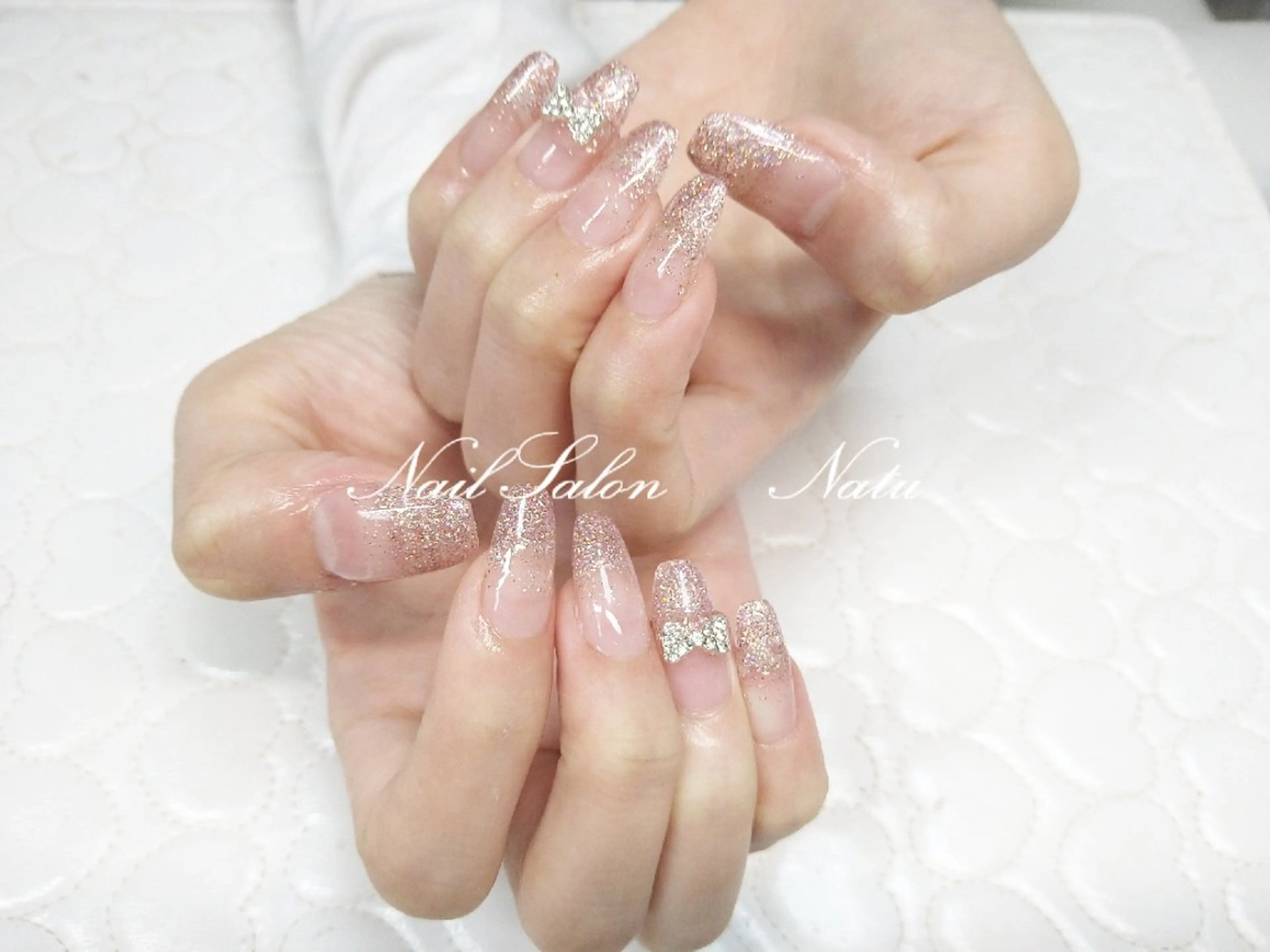 ネイル クリアネイル 長さ出し グラデーション ラメ(グリッター) ラメグラデーション ハンドネイル nailsalon　 Natuのネイルデザイン