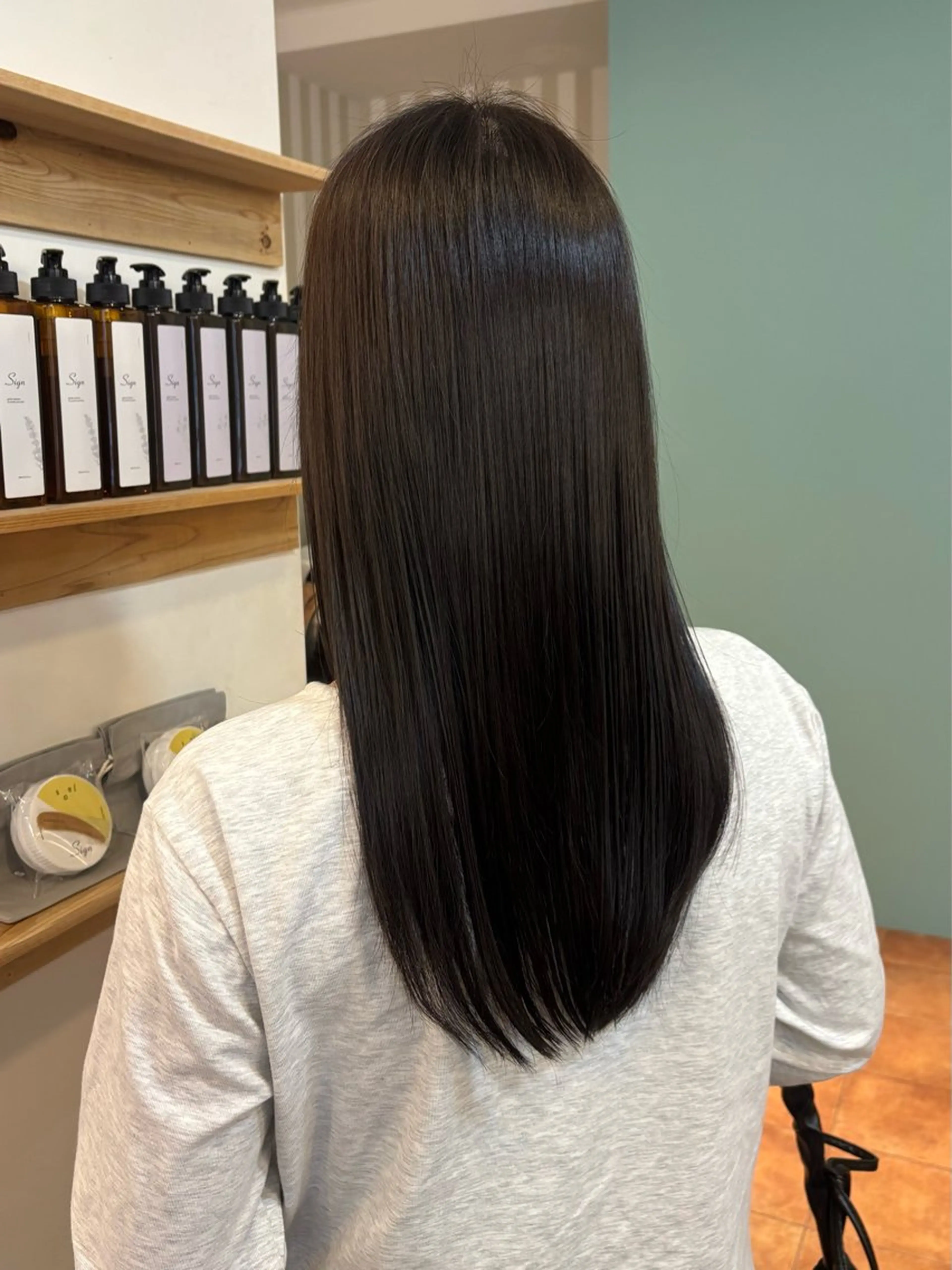 カラー グレージュ オリーブグレージュ オリーブグレー ヘアカラー 國原 くるみのヘアスタイル