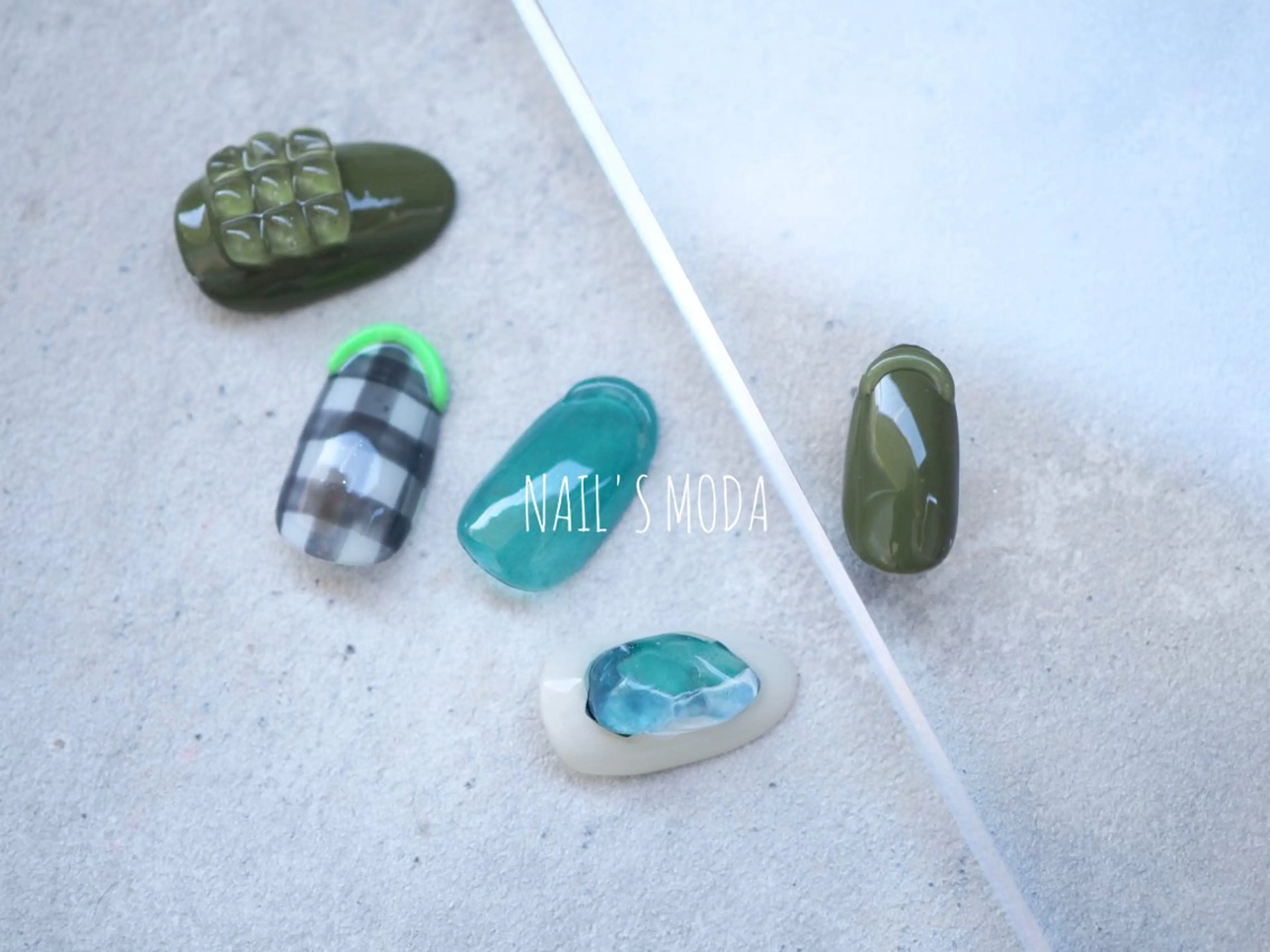 ネイル ピスタチオネイル NAIL'S MODAのネイルデザイン