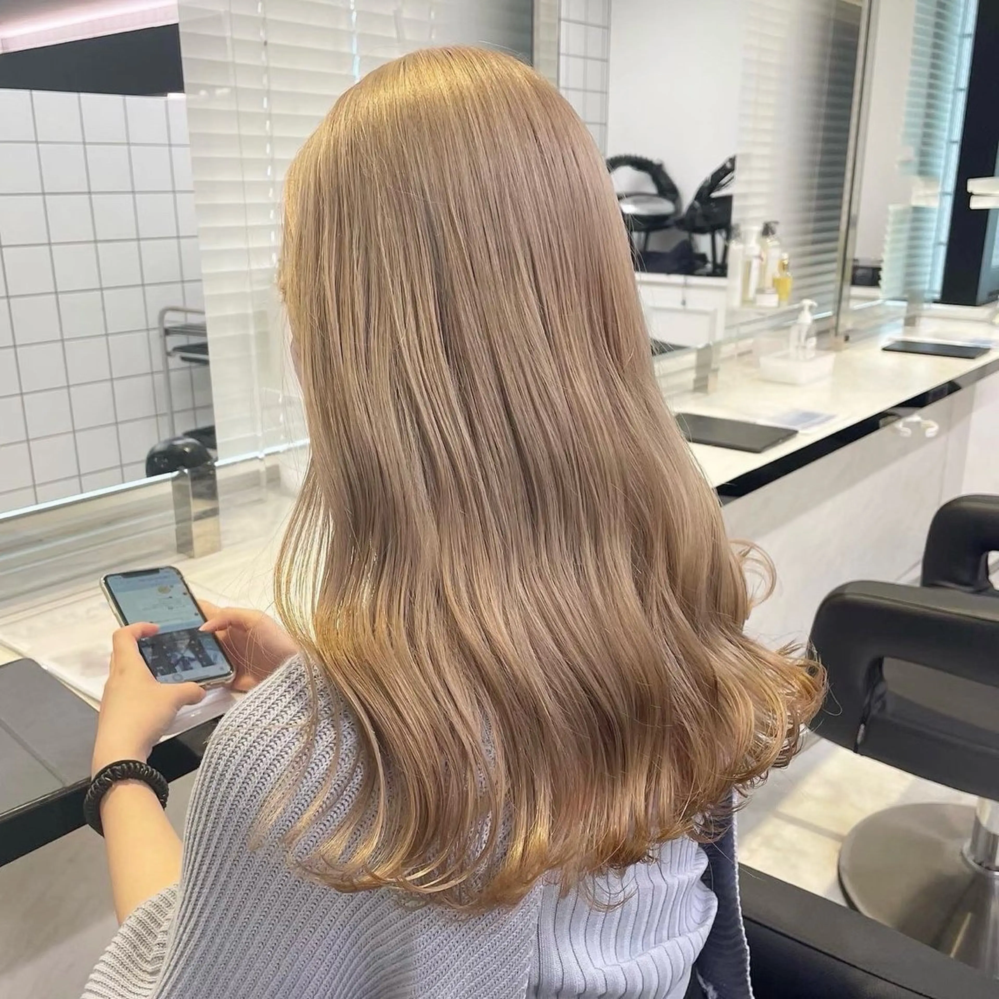 ロング カラー 色落ち綺麗🩰ハイ トーン🎀RINKAのヘアスタイル