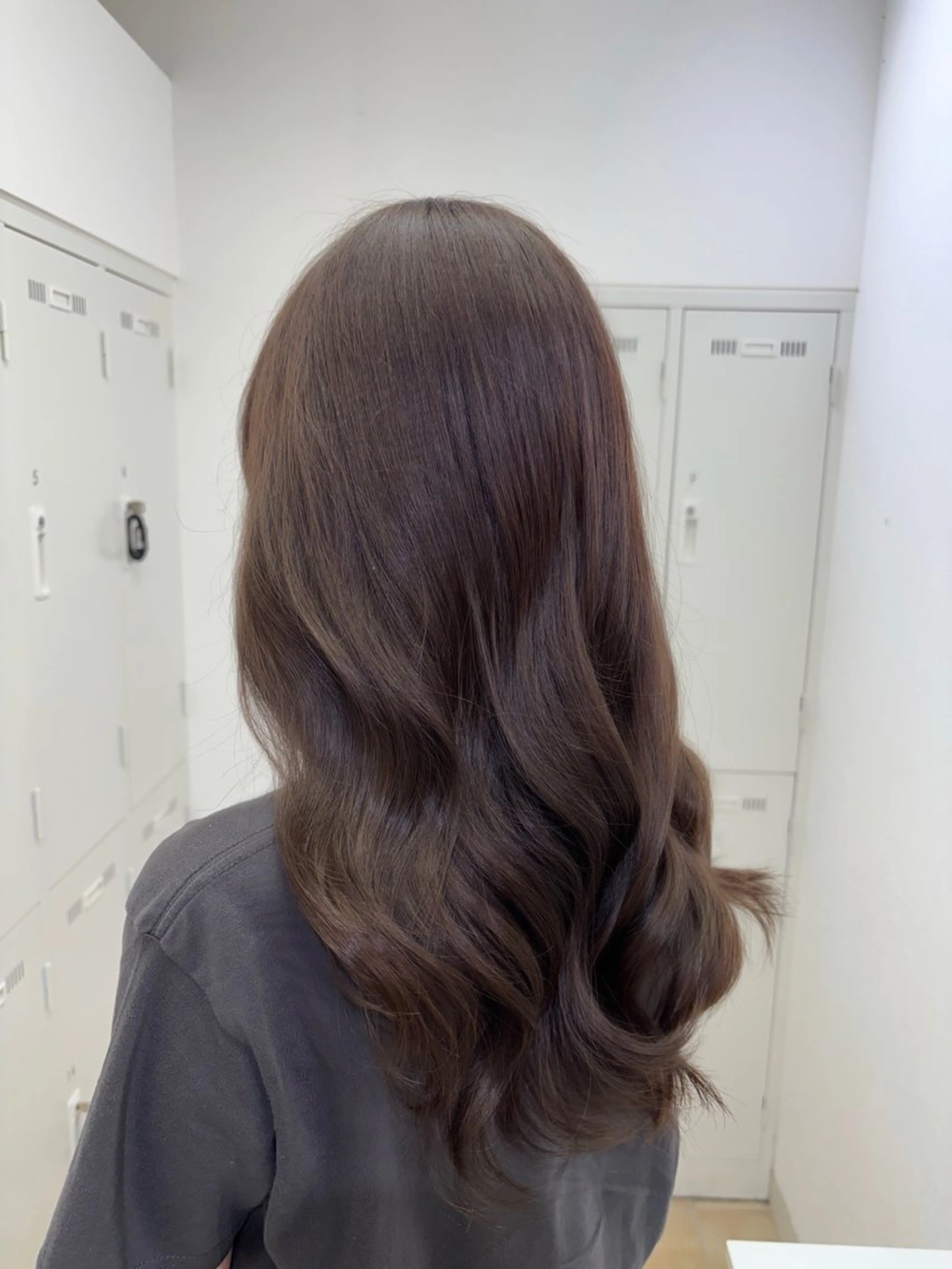 ロング カラー 小池 絢女のヘアスタイル