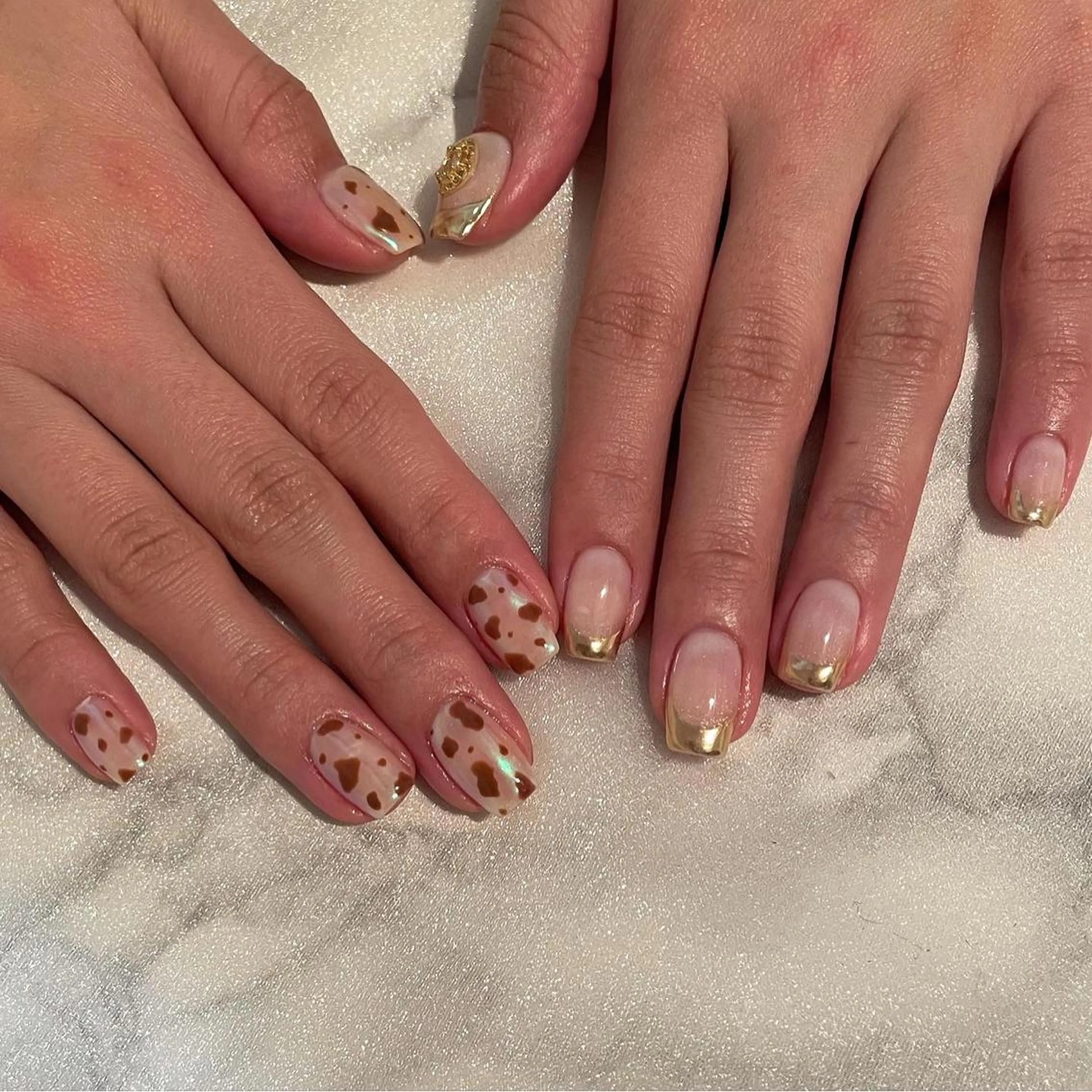 ネイル オーロラネイル カジュアル フレンチネイル ガーリー ミラーネイル ハンドネイル ハンドケア lylynail YUUKAのネイルデザイン