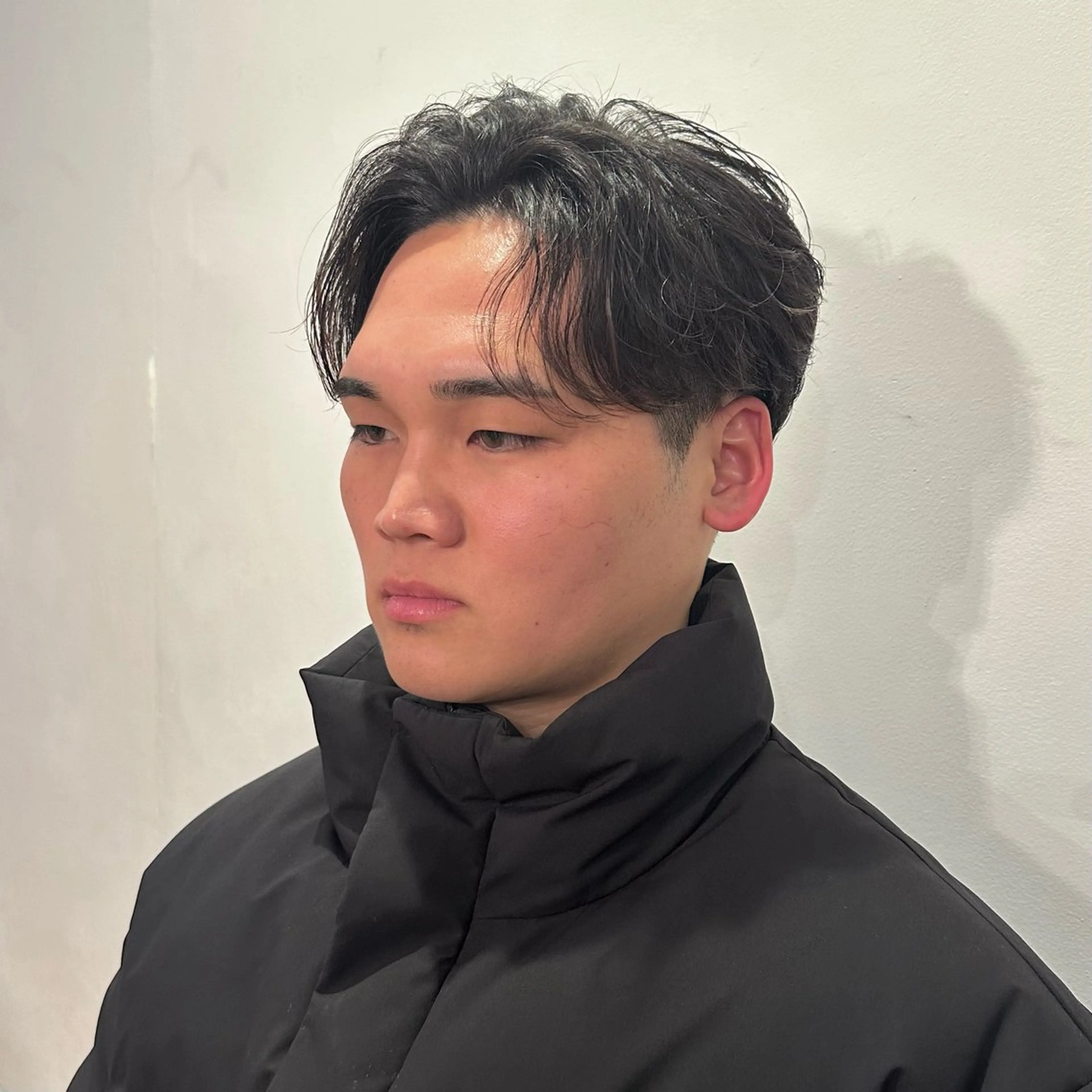 ショート パーマ メンズ ビジネス センターパート フェザーパーマ メンズ就活ヘア メンズパーマ カット パーマ トリートメント 【メンズヘア】 原宿/Kasumiのヘアスタイル