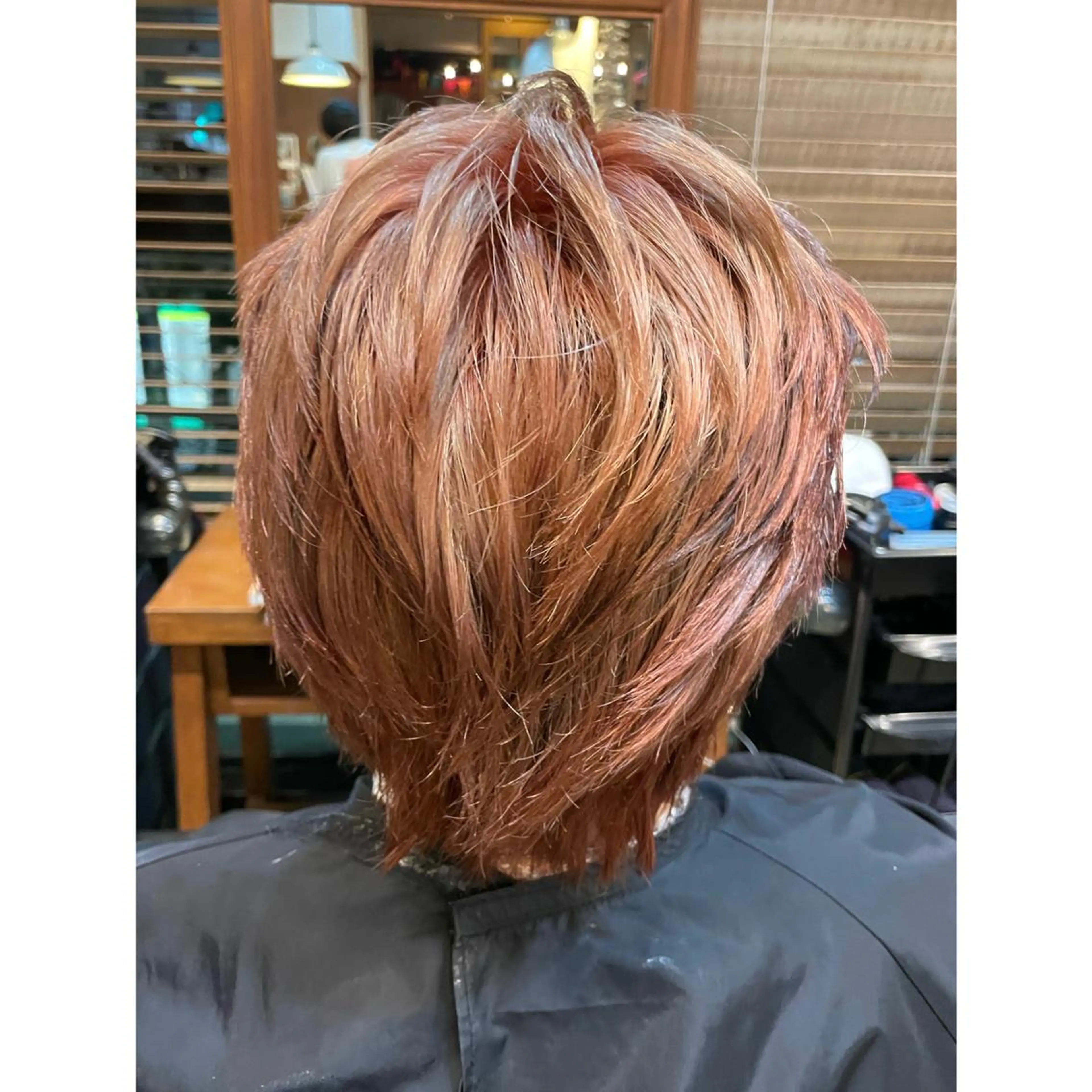 ショート 佐藤 百葉のヘアスタイル