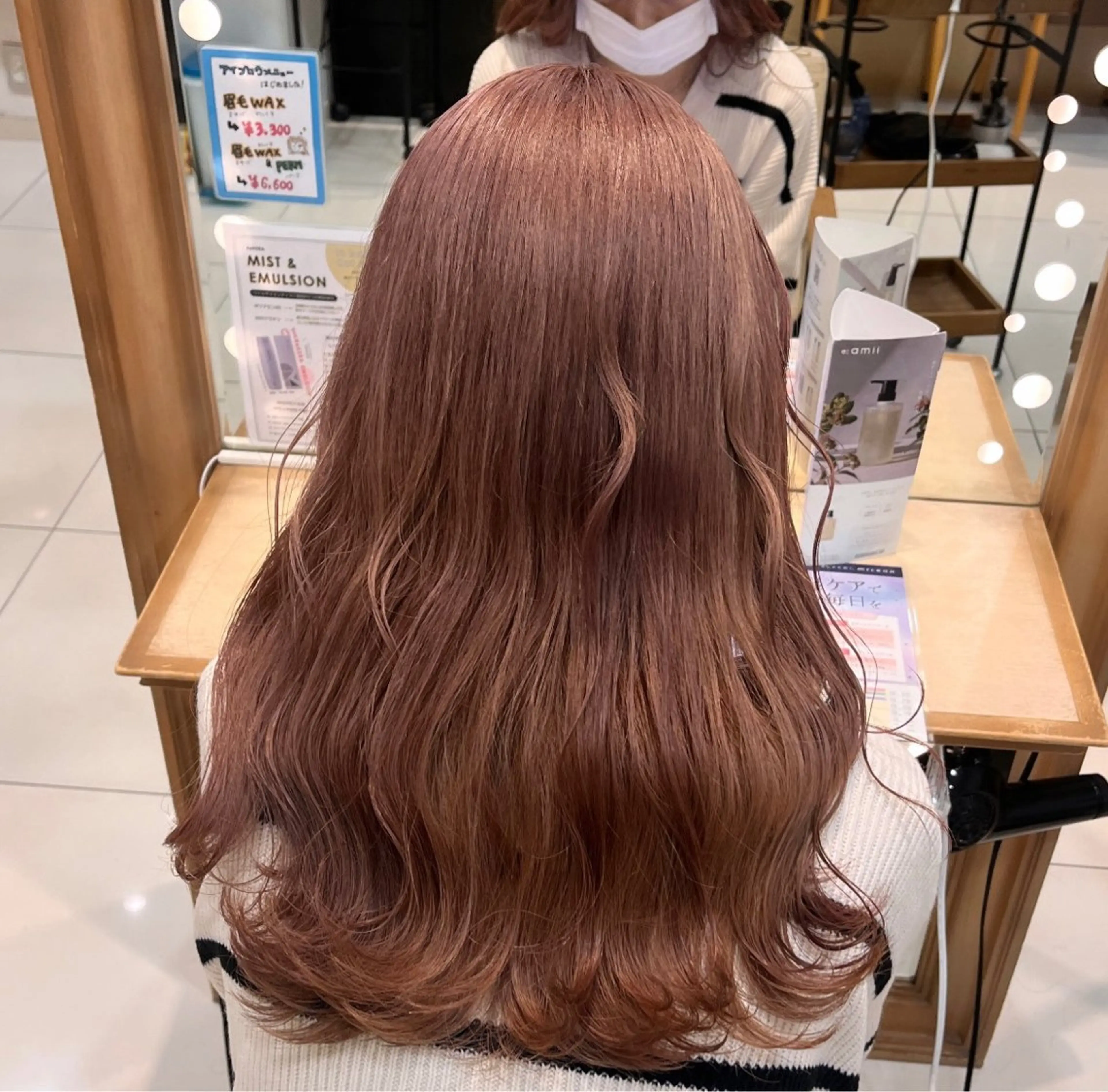 ロング カラー ベージュカラー ブリーチ ミルクティーベージュ ヘアカラー mitsuki🎀 ブリーチ/エクステのヘアスタイル