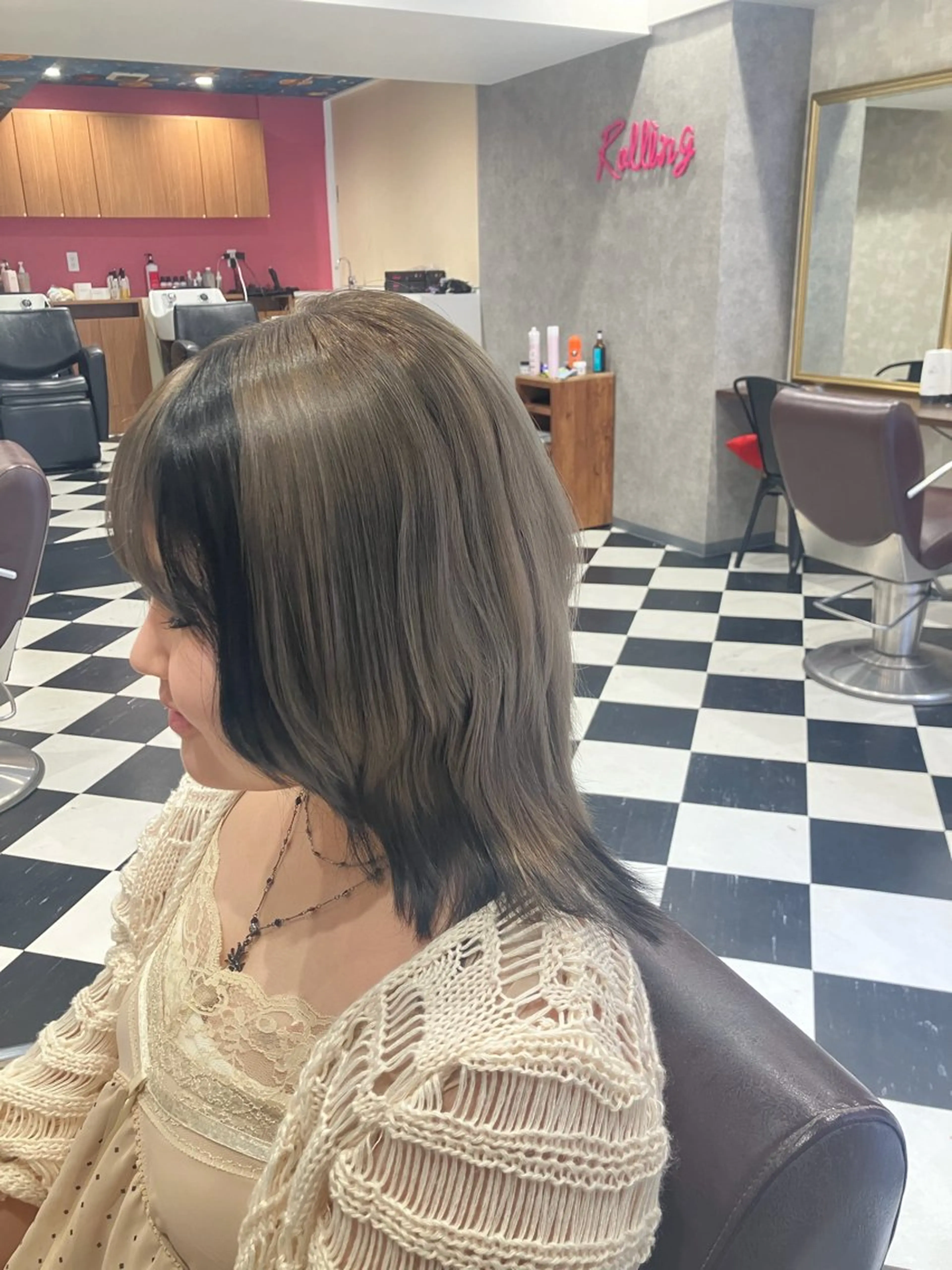ミディアム カラー ヘアカラー yuumi 👱🏻‍♀️のヘアスタイル