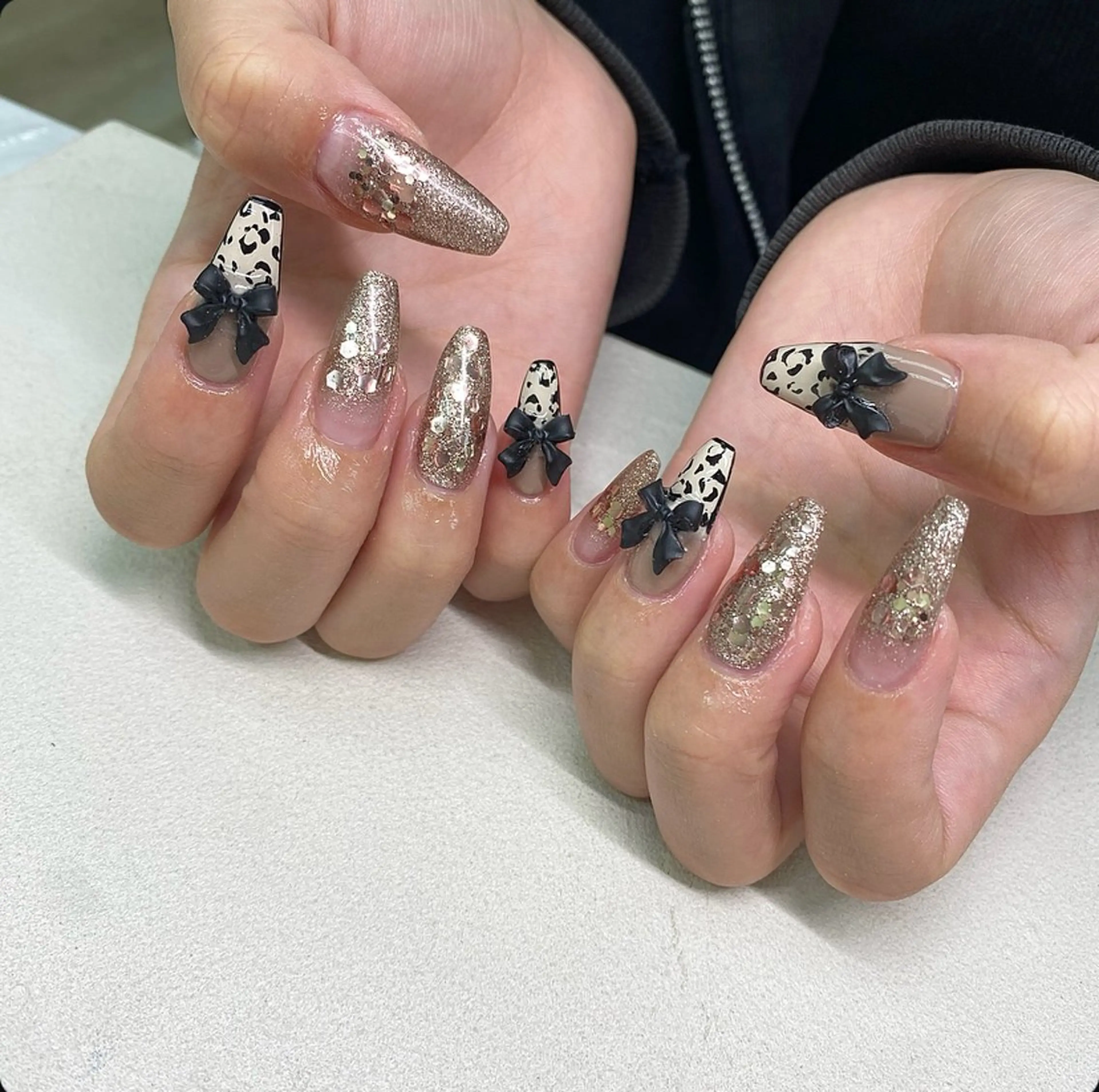 ネイル アニマル柄 ハンドネイル Bianca🩶 TAMIYAのネイルデザイン