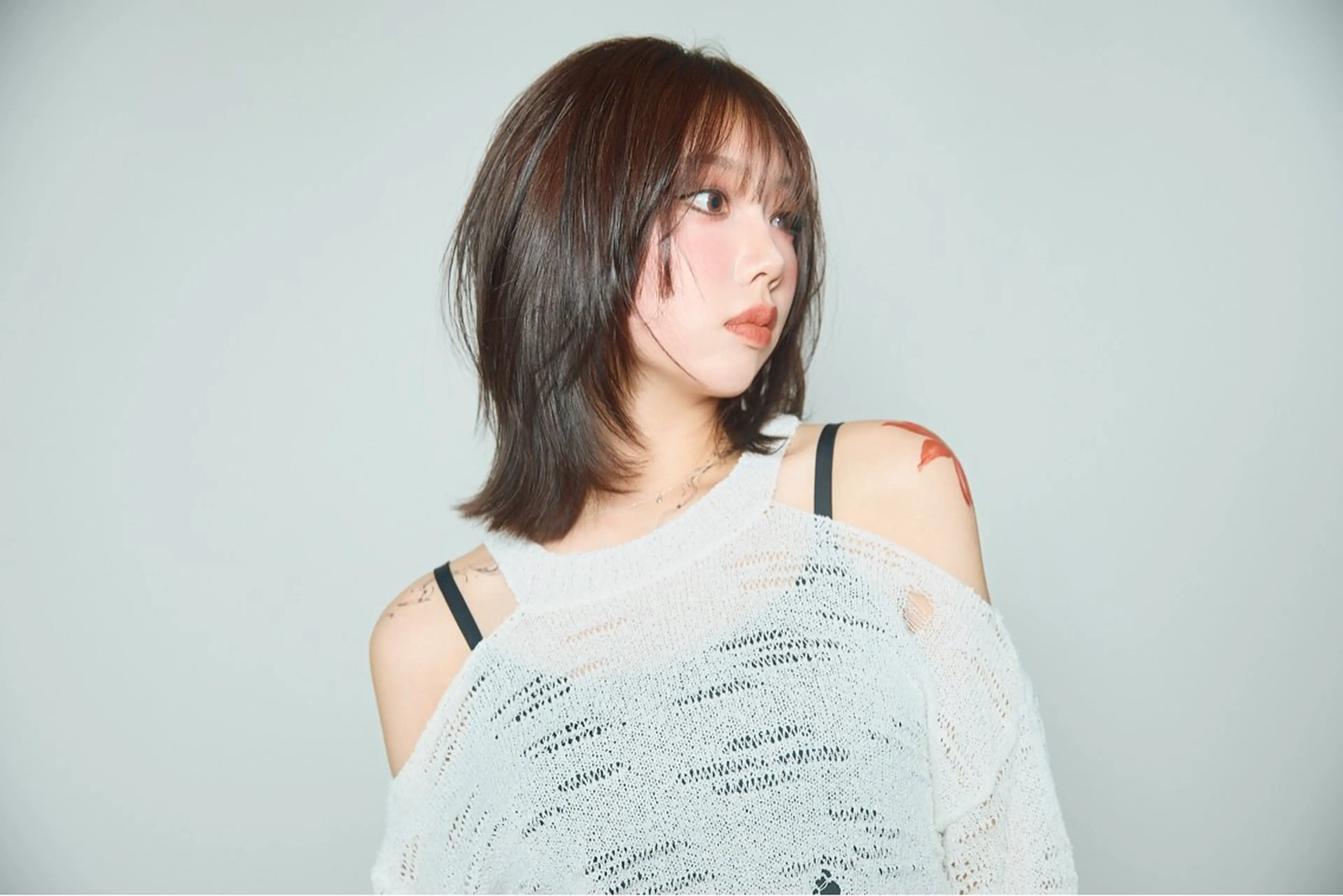 ミディアム カラー カット ヘアカラー 𝙱𝙻𝙴𝙽 𝚋𝚢 𝚍𝚘𝚝.所属・🤍BLEN 窓🤍のヘアスタイル