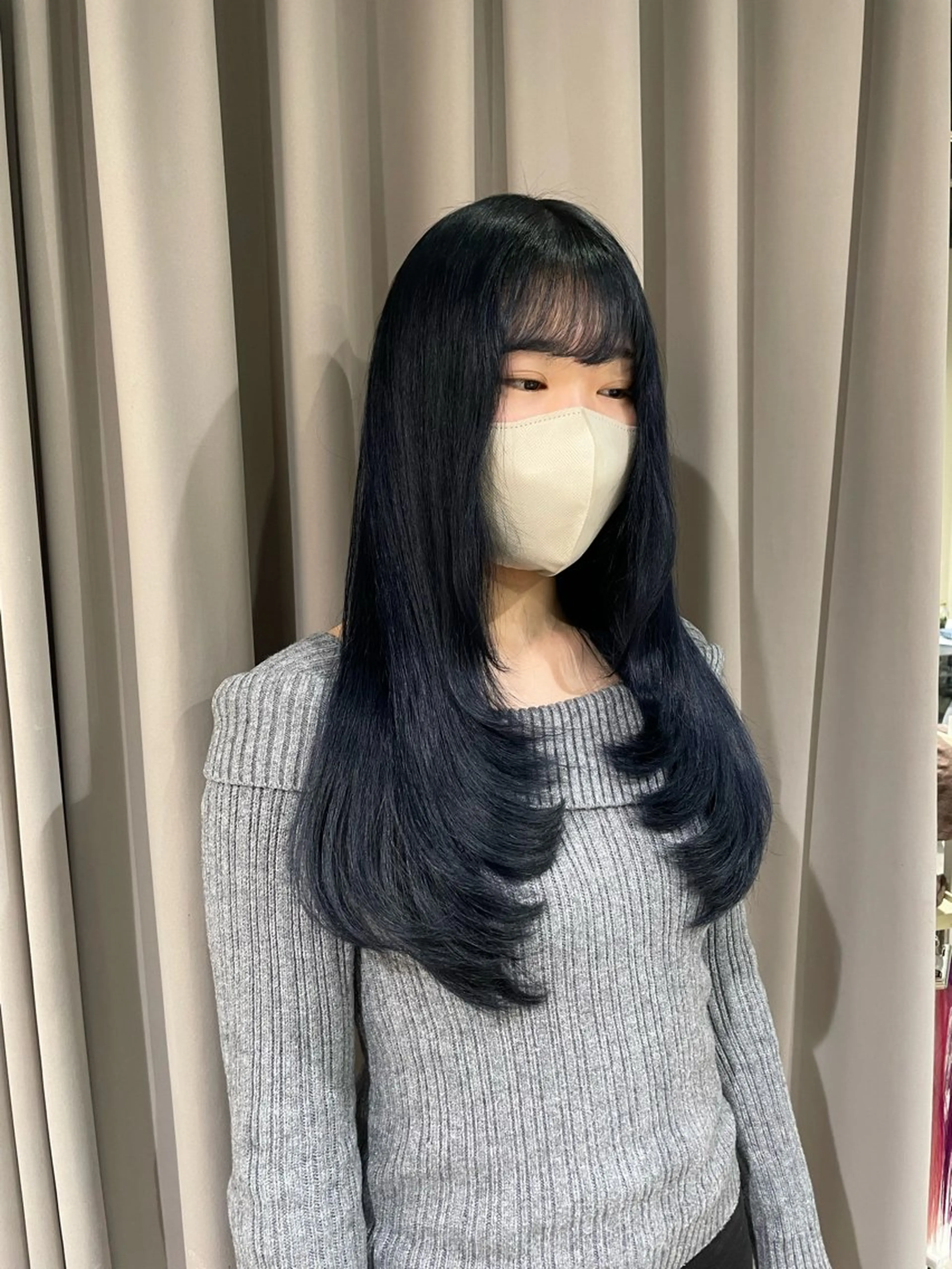 ミディアム カラー ネイビーカラー レイヤーカット カット ヘアカラー 🦋美髪／エクステ 🦋アベイクミのヘアスタイル