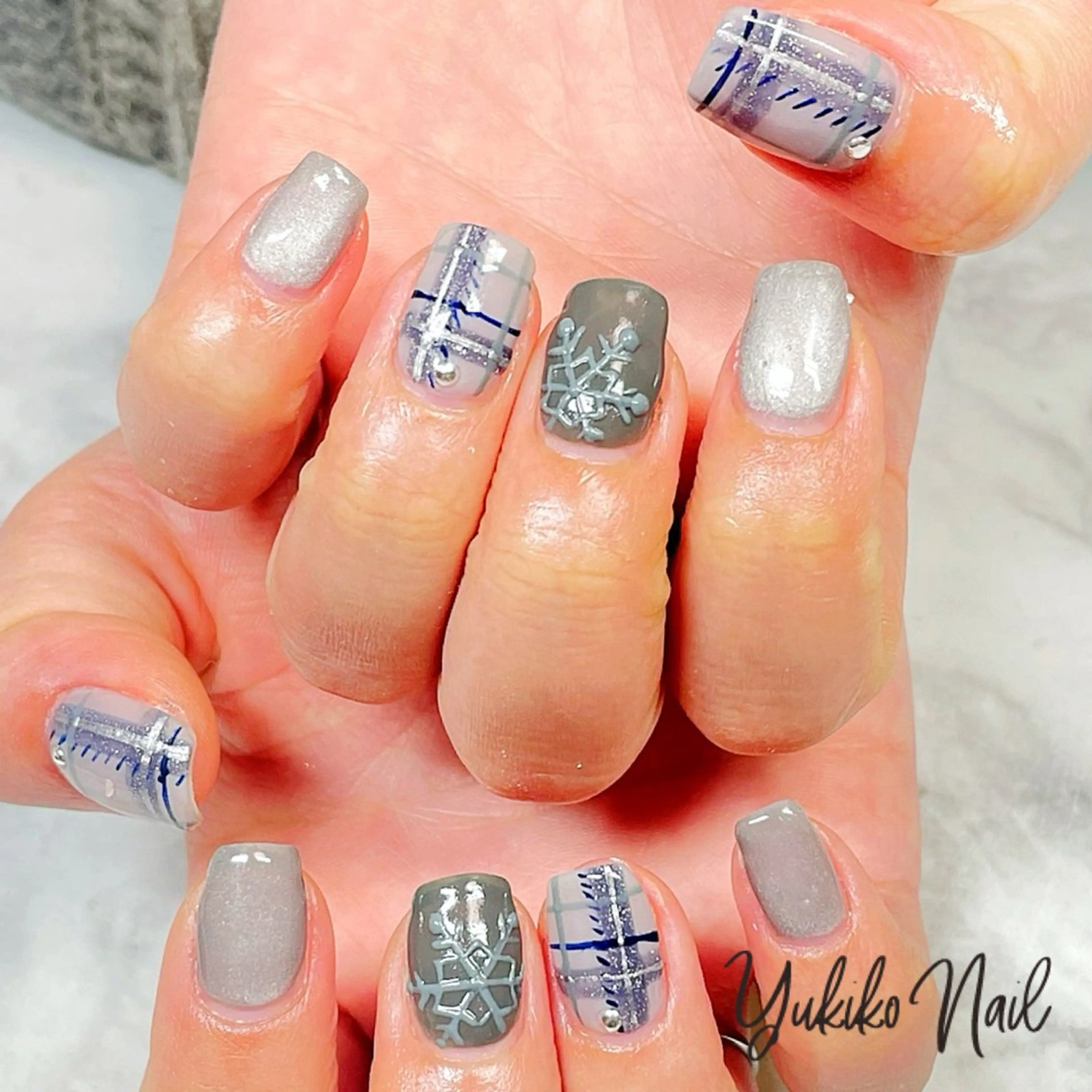 ネイル マグネットネイル 冬ネイル ハンドネイル ユキコ ネイルのネイルデザイン