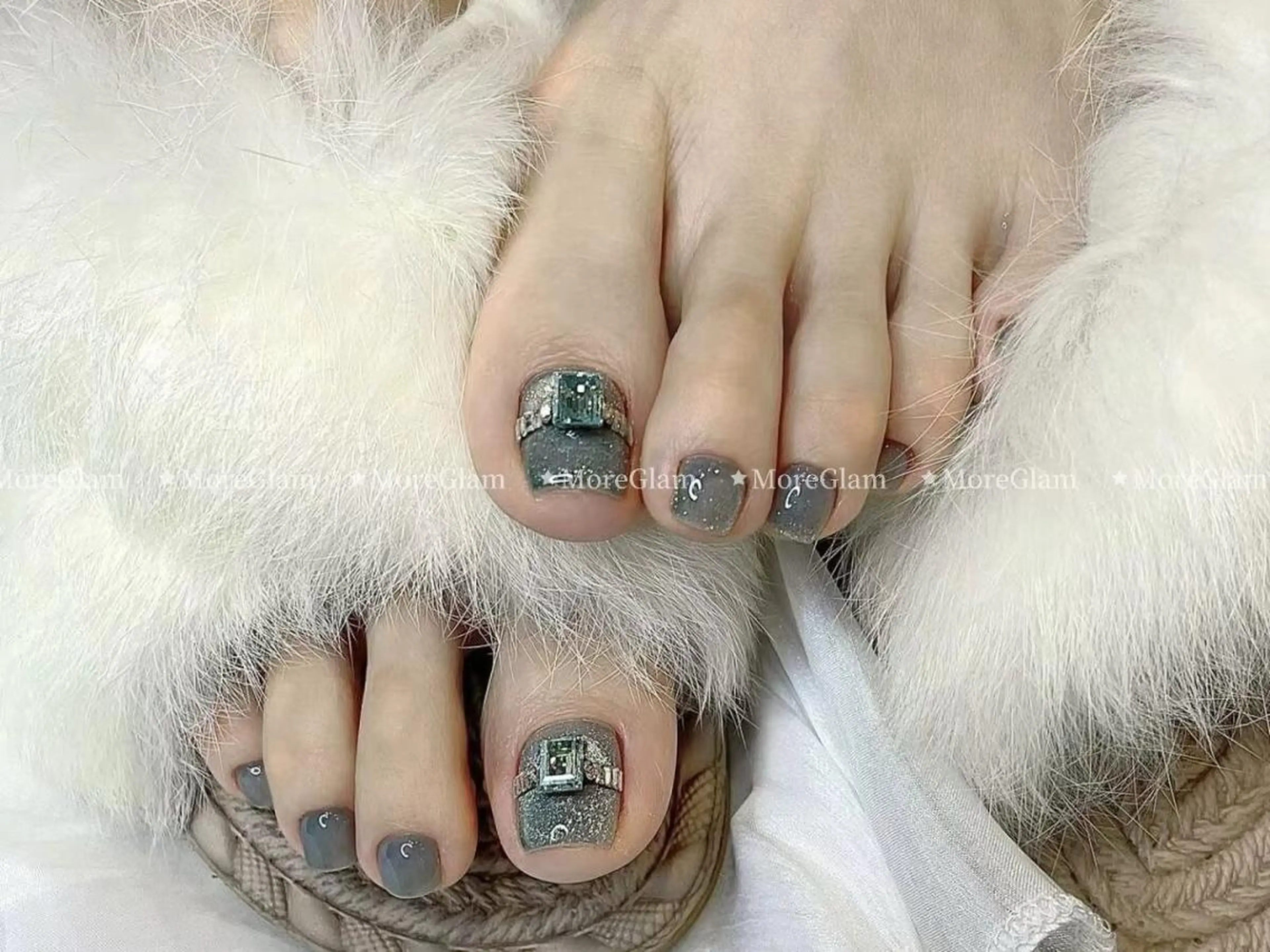 ネイル フットネイル MoreGlam Nailsのネイルデザイン