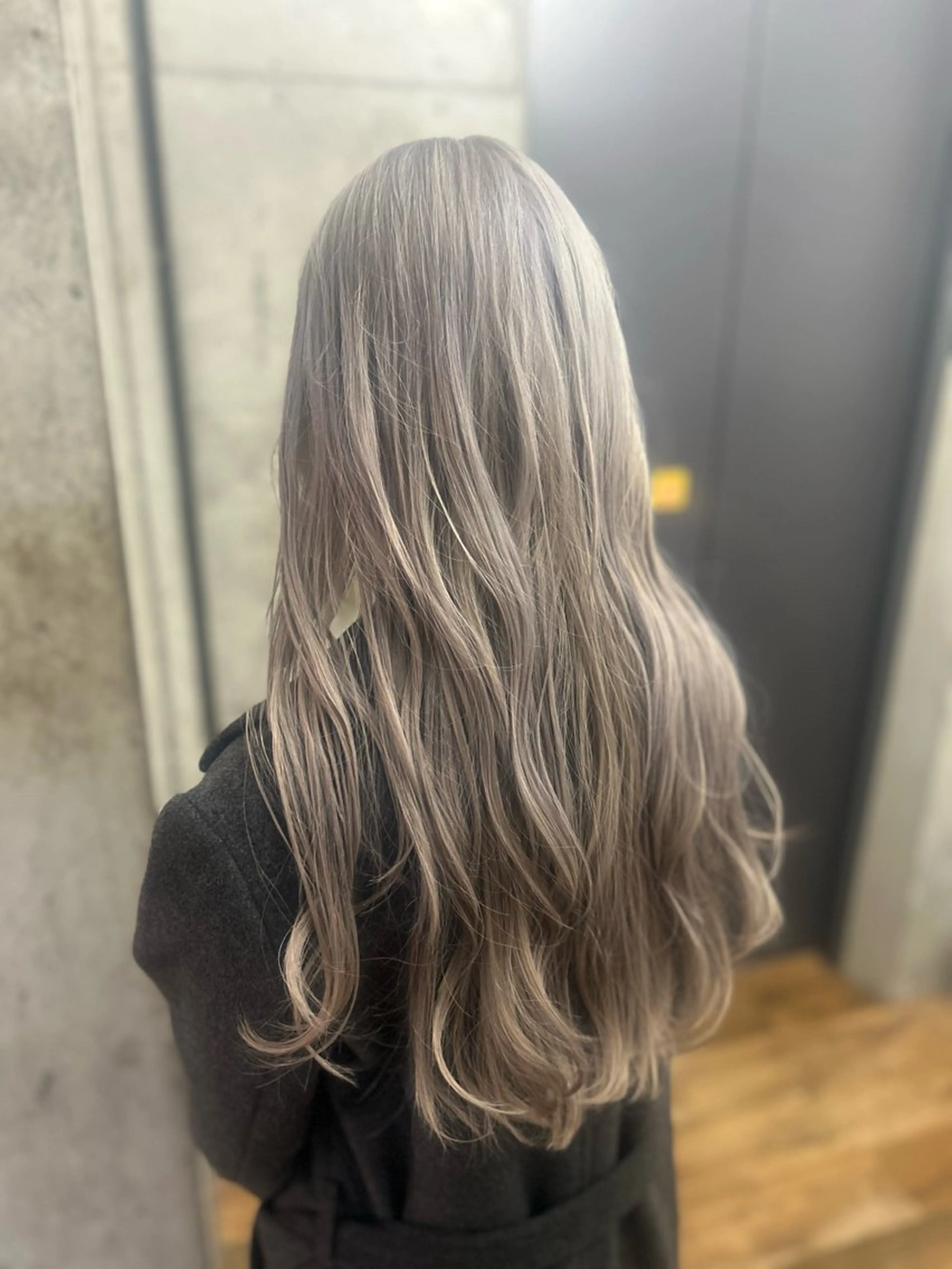 ロング カラー グレージュ ヘアカラー トリートメント 💖カラー/ブリーチ 💖あつやのヘアスタイル