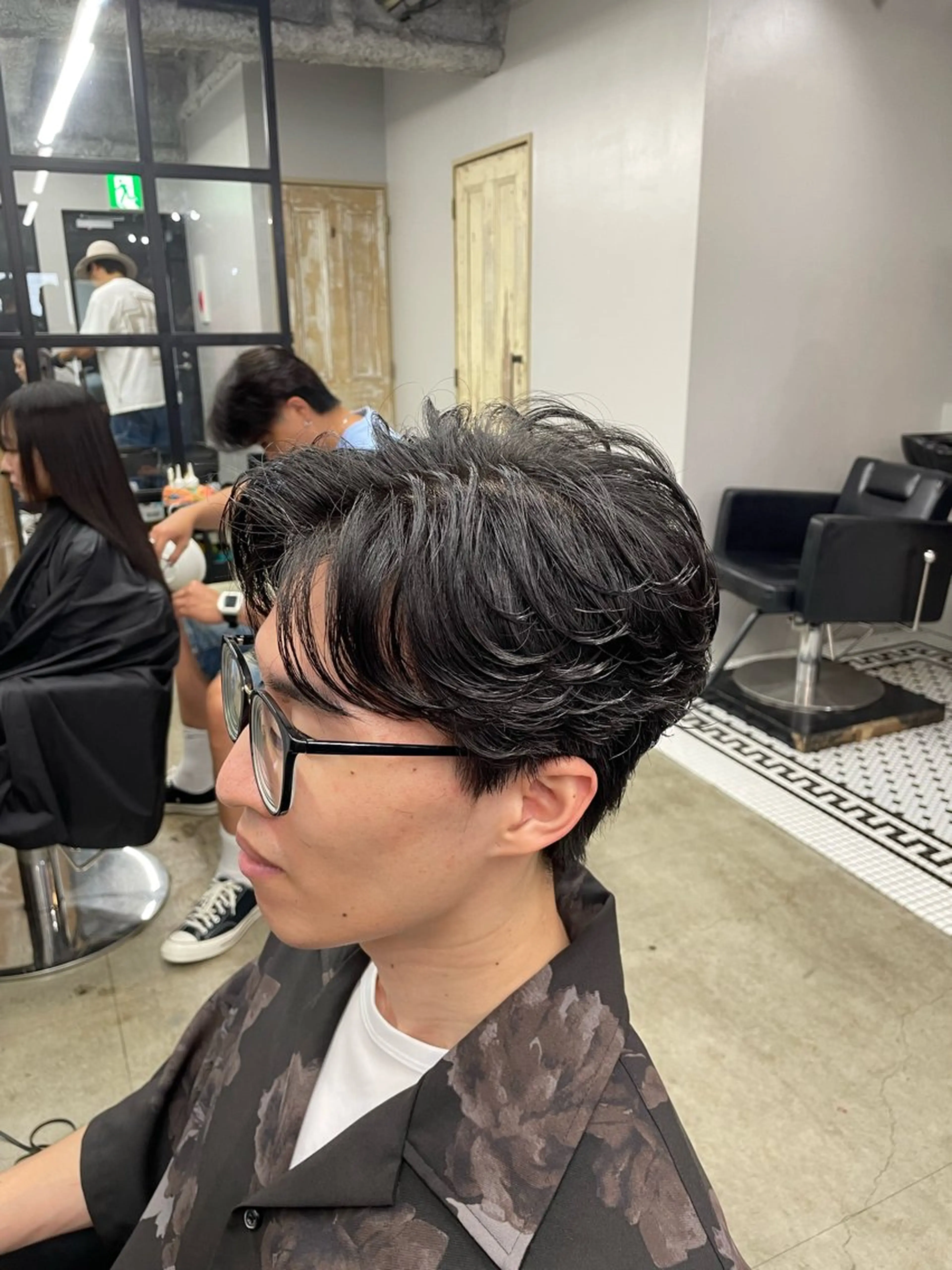 パーマ メンズ カット パーマ トリートメント ヘアセット 新宿/韓国ヘア/ 髪質改善ストレートのヘアスタイル