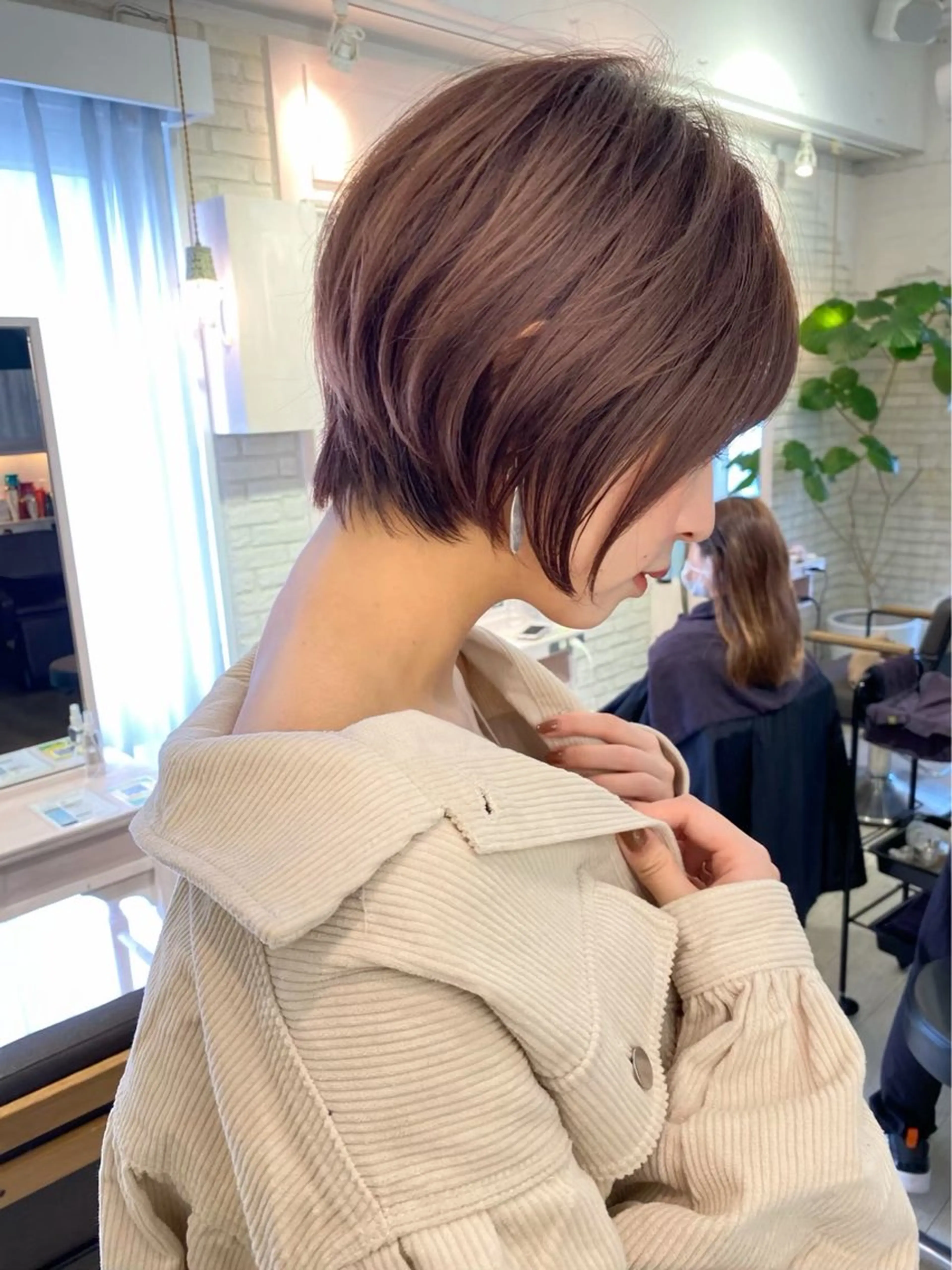 ショート くびれヘア 顔周りカット ハッシュカット 髪質改善 韓国風ヘア カット ヘアカラー トリートメント 博多ベージュ 🐻松井傑のヘアスタイル