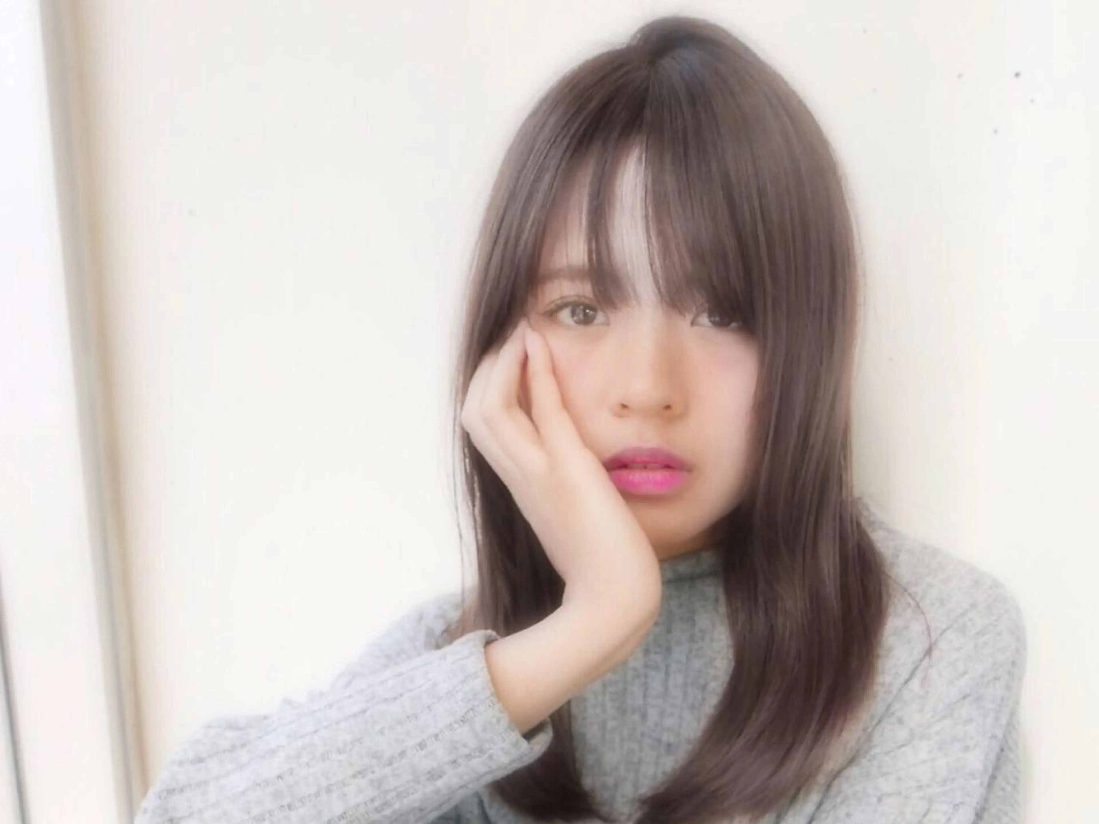 セミロング レイヤー　べージュ 白石研太のヘアスタイル