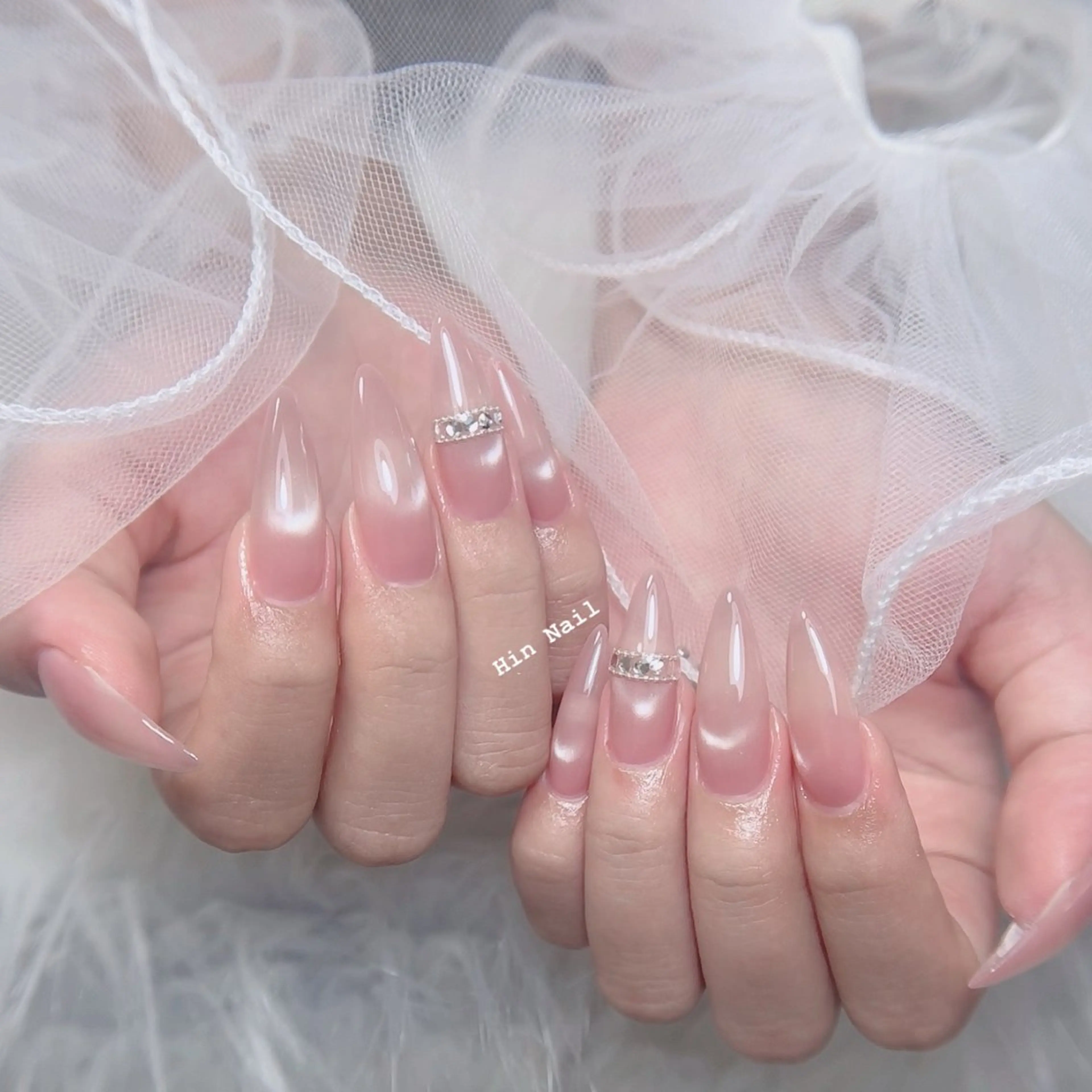 ネイル ハンドネイル Hin Nailsのネイルデザイン