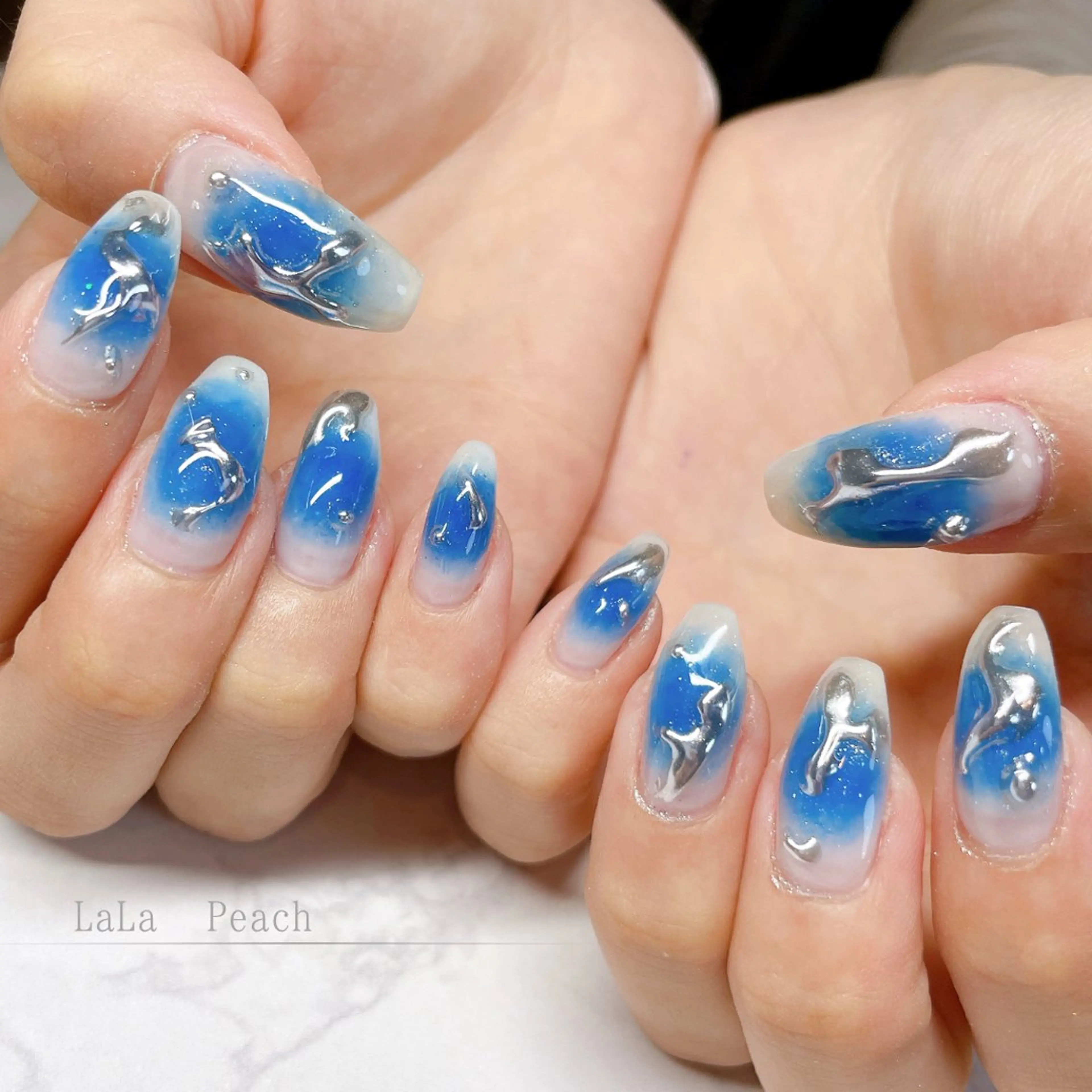ネイル アートネイル ブルー チークネイル ジェルネイル ミラーネイル ハンドネイル LaLa Peach 福岡のマツエク・マツパデザイン