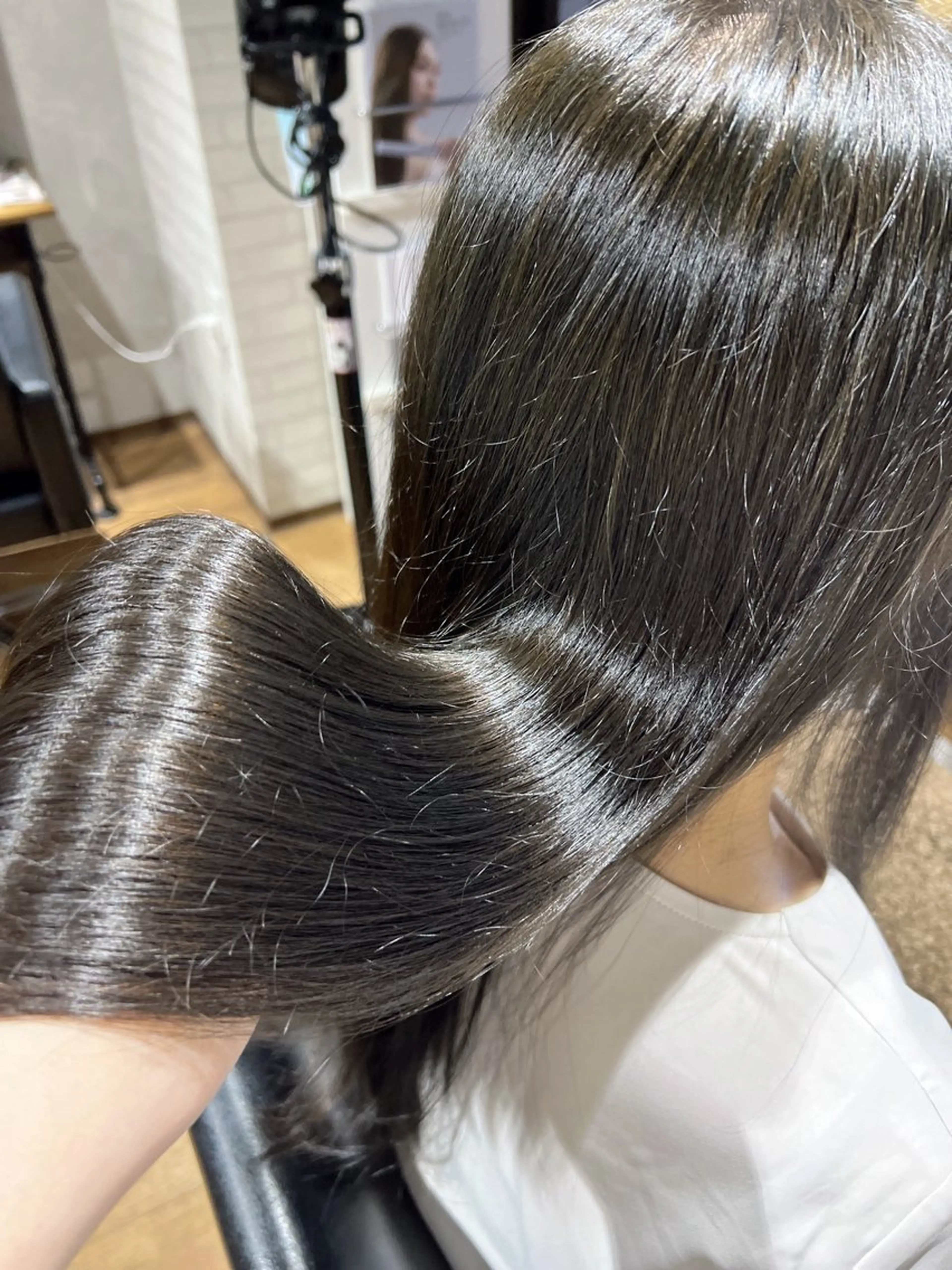 ロング カラー グレージュ ヘアカラー イリオモテ レナのヘアスタイル