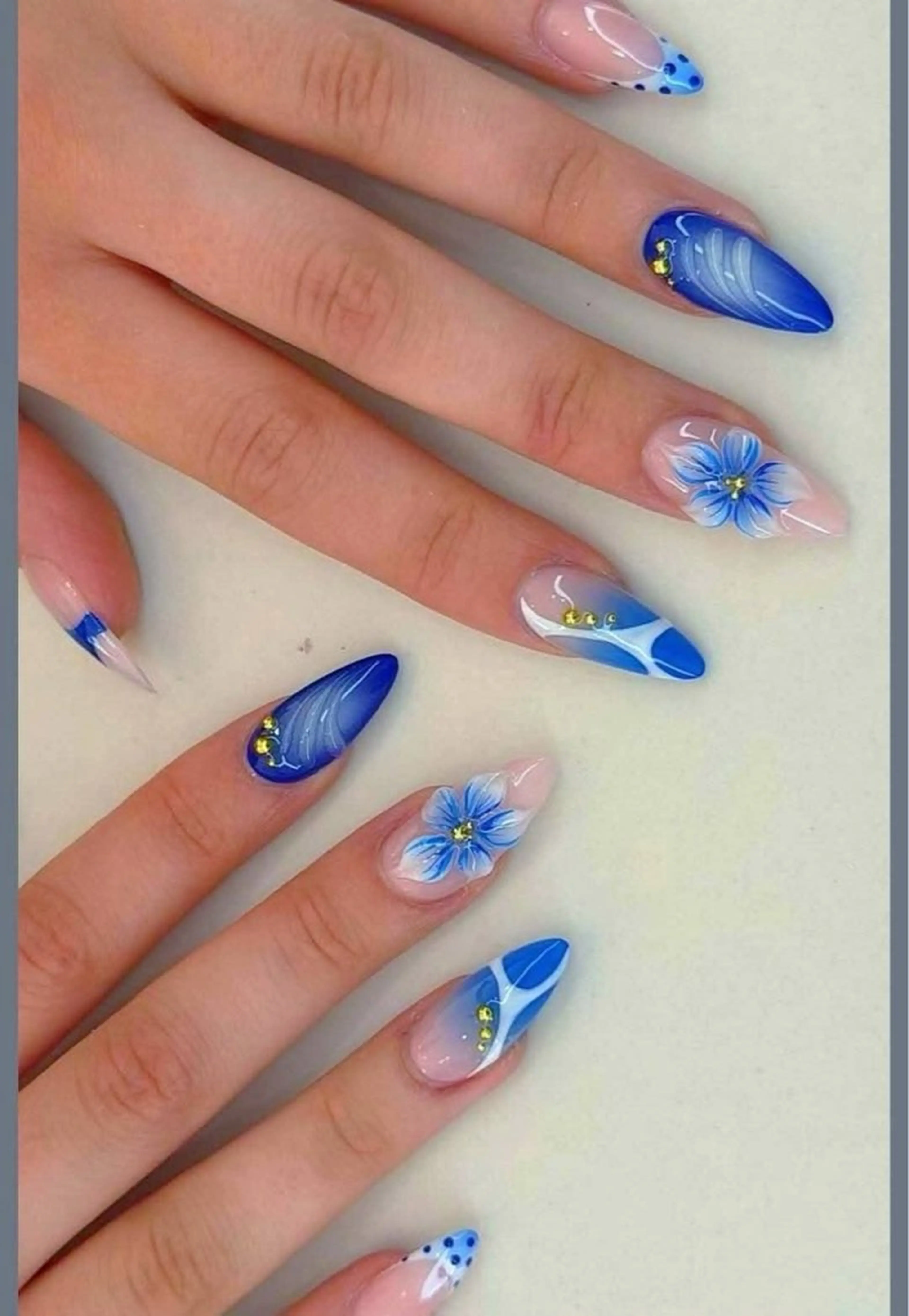 ネイル 秋 Nailsのネイルデザイン