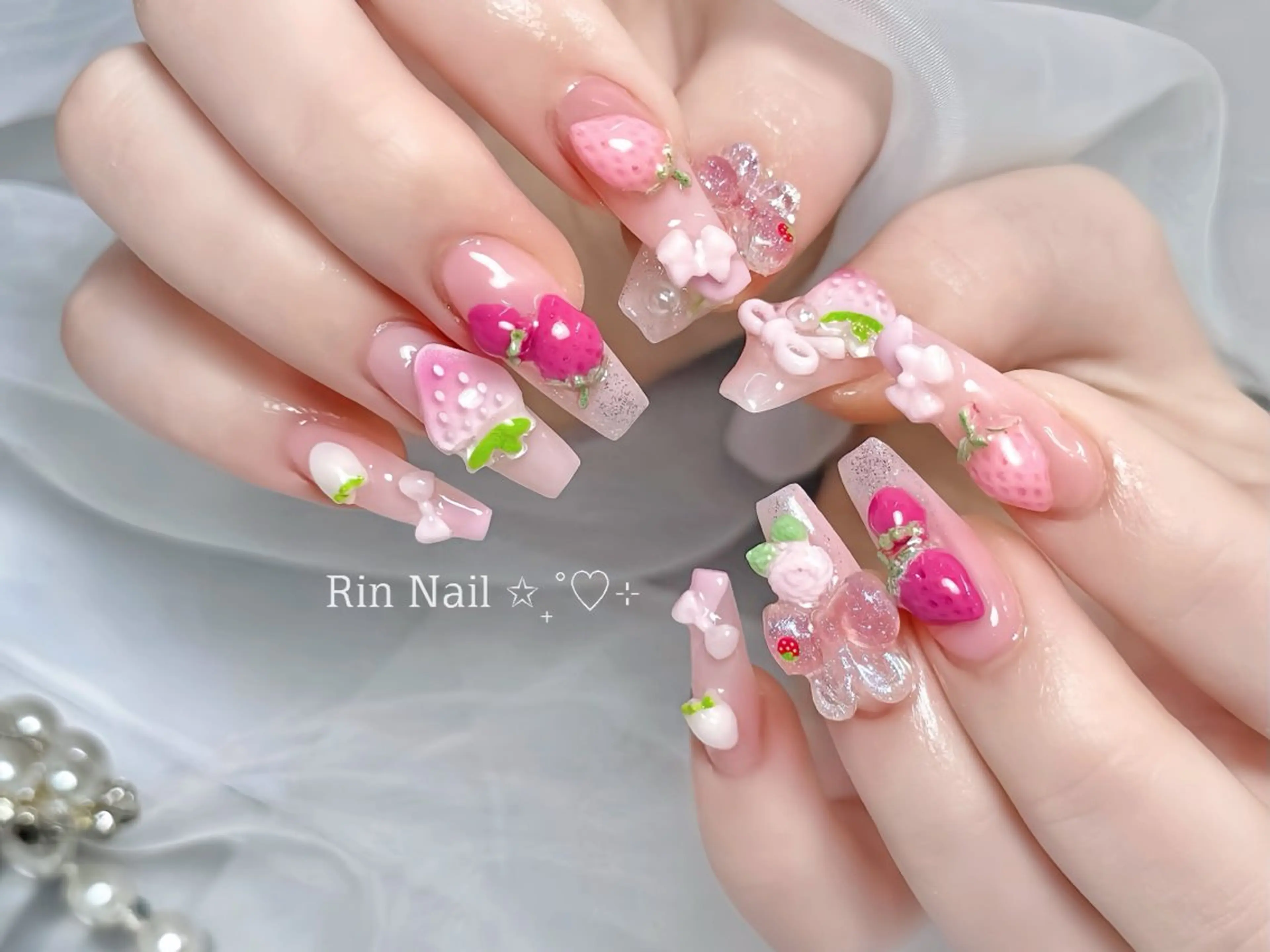 ネイル オーロラネイル ジェルネイル 韓国ネイル ロングネイル マグネットネイル ハンドネイル Rin Nail Shinokuboのネイルデザイン