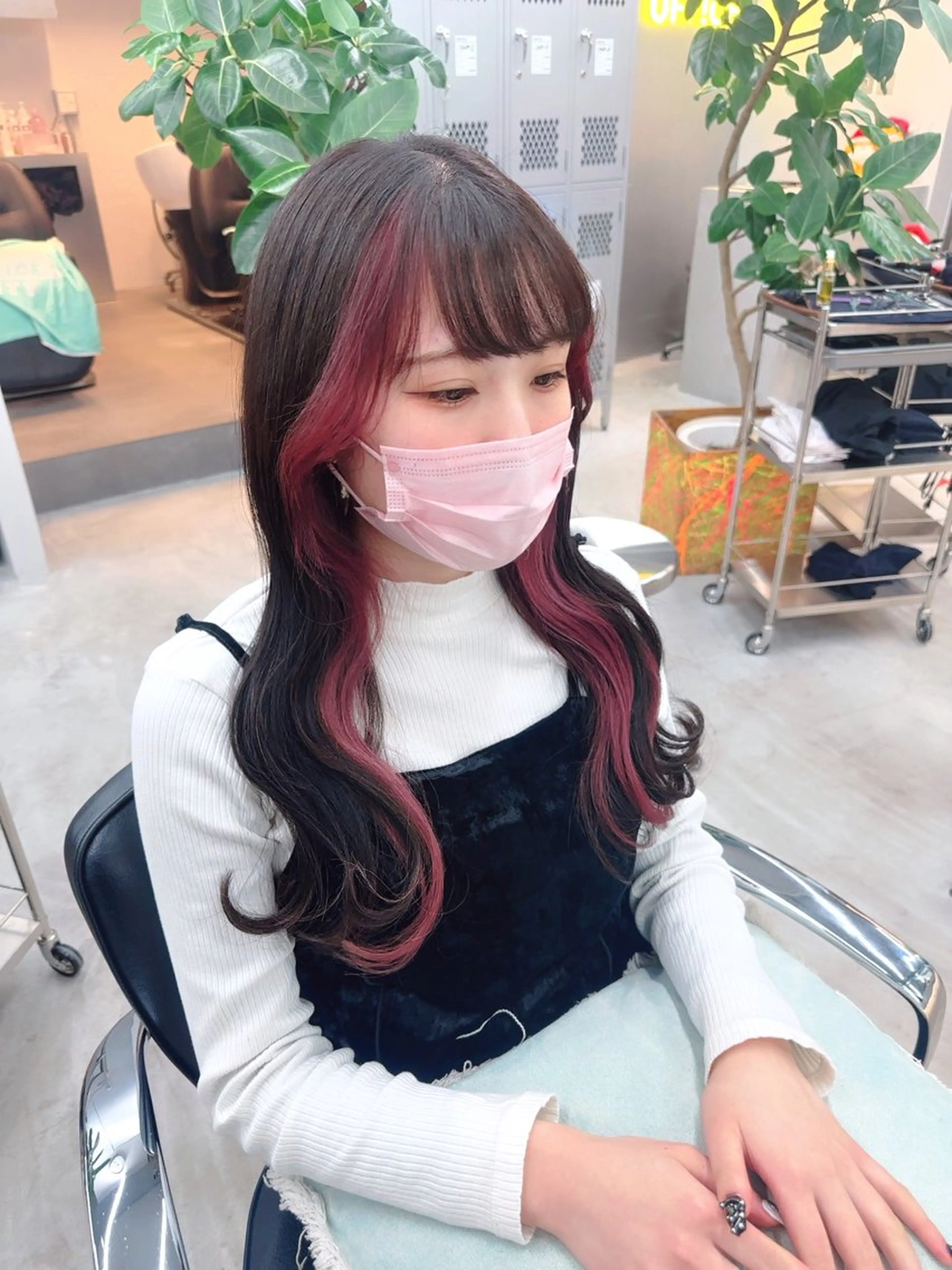 ロング カラー ヘアカラー トリートメント 岡野 静華のヘアスタイル