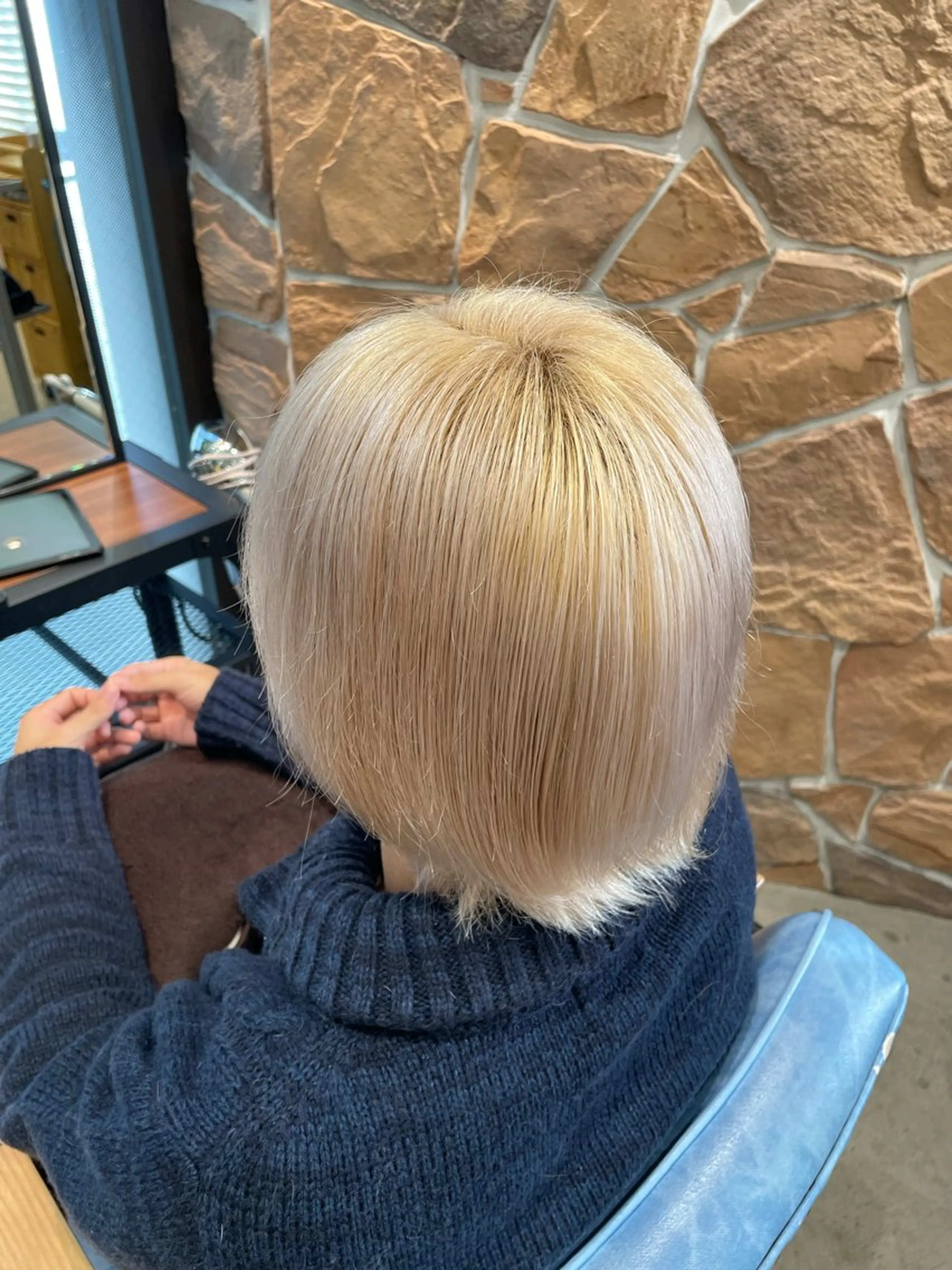 ショート カラー ブリーチ 抜きっぱなしブロンド 麻生 雪菜のマツエク・マツパデザイン