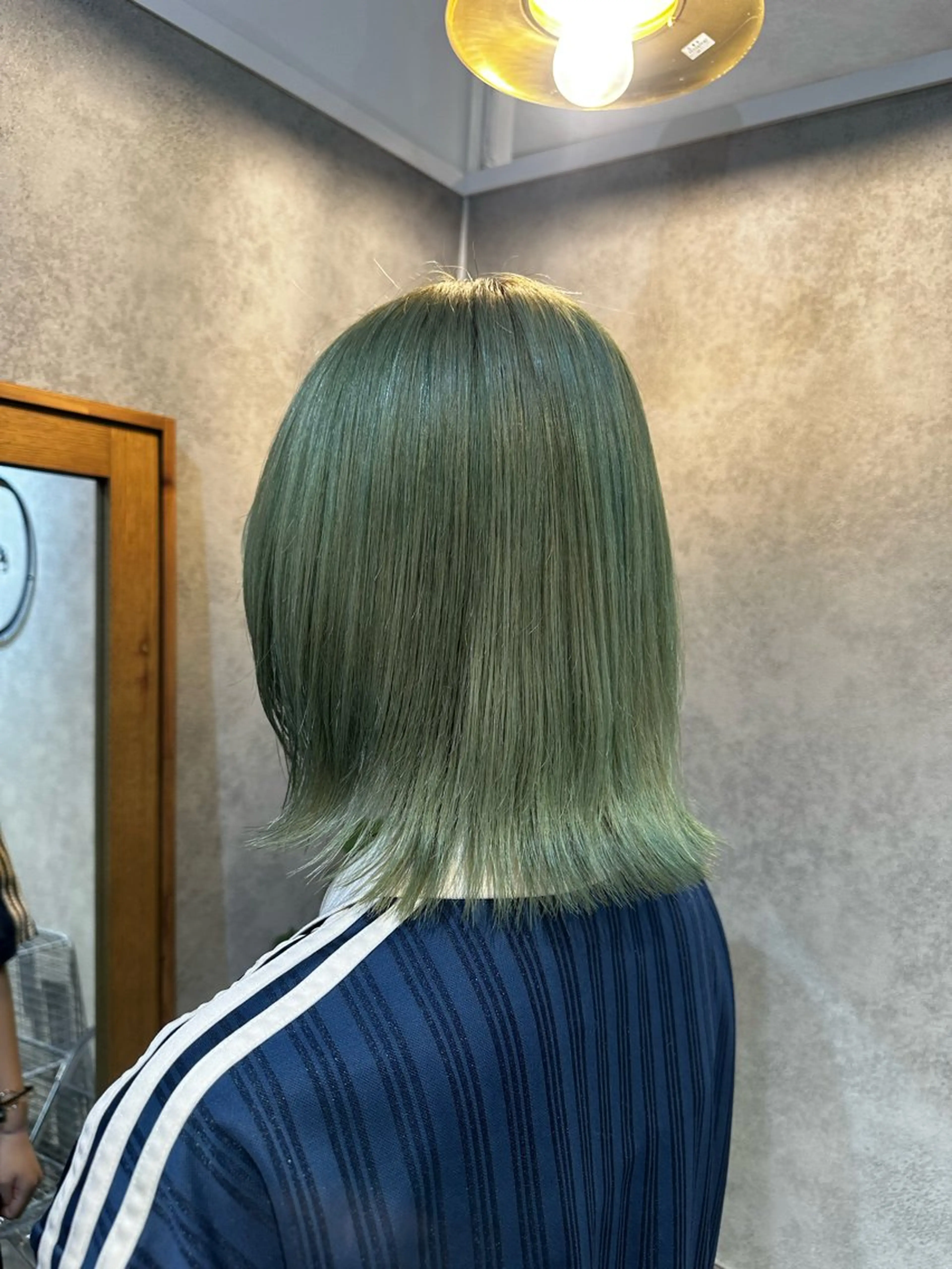 ミディアム カラー ヘアアレンジ タイトボブ個性派カラ ーAKANEのヘアスタイル