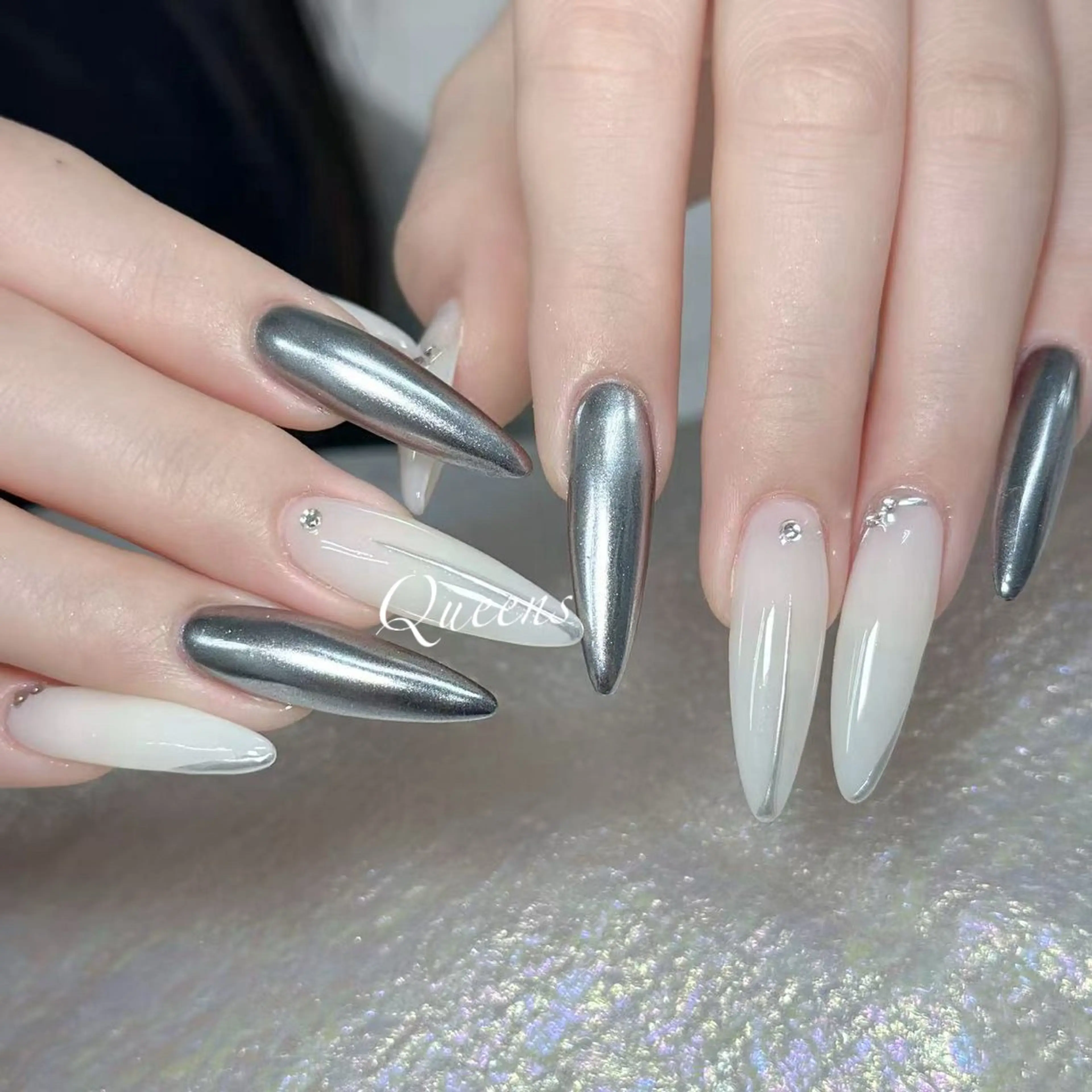 ネイル ハンドネイル Queens 榊 まおのネイルデザイン