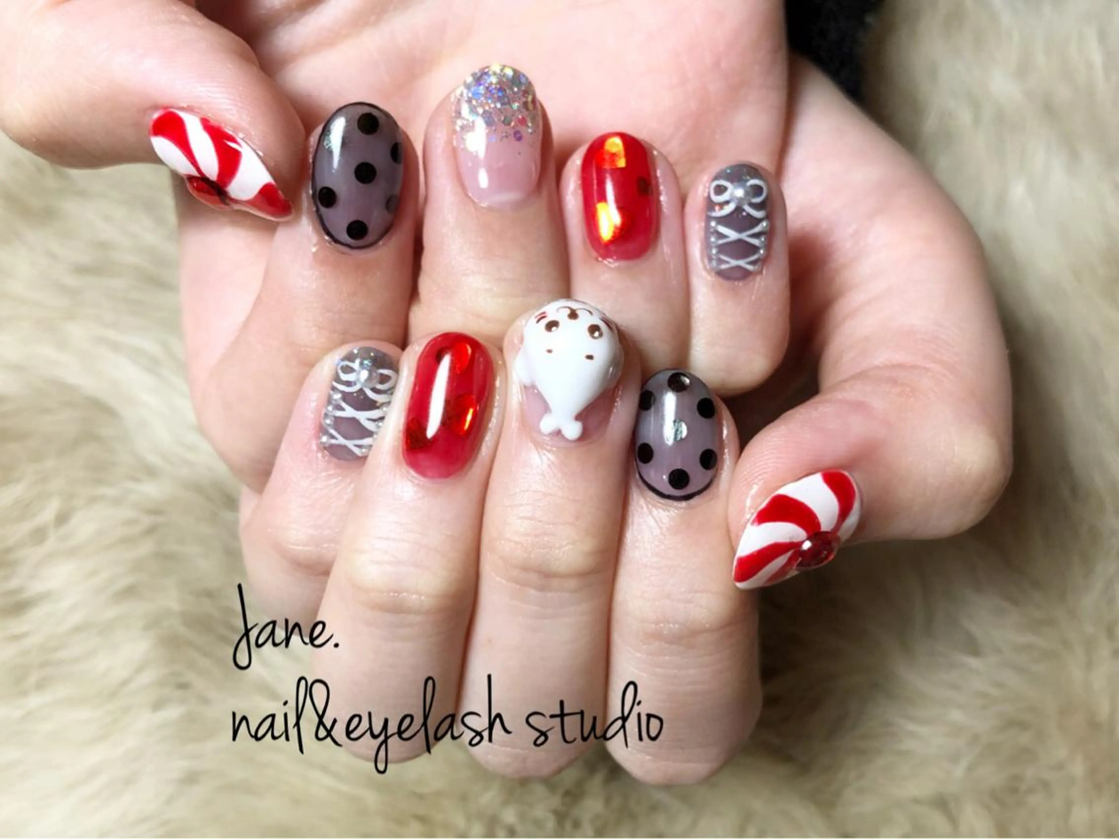 ネイル Yakko pas á pasのネイルデザイン