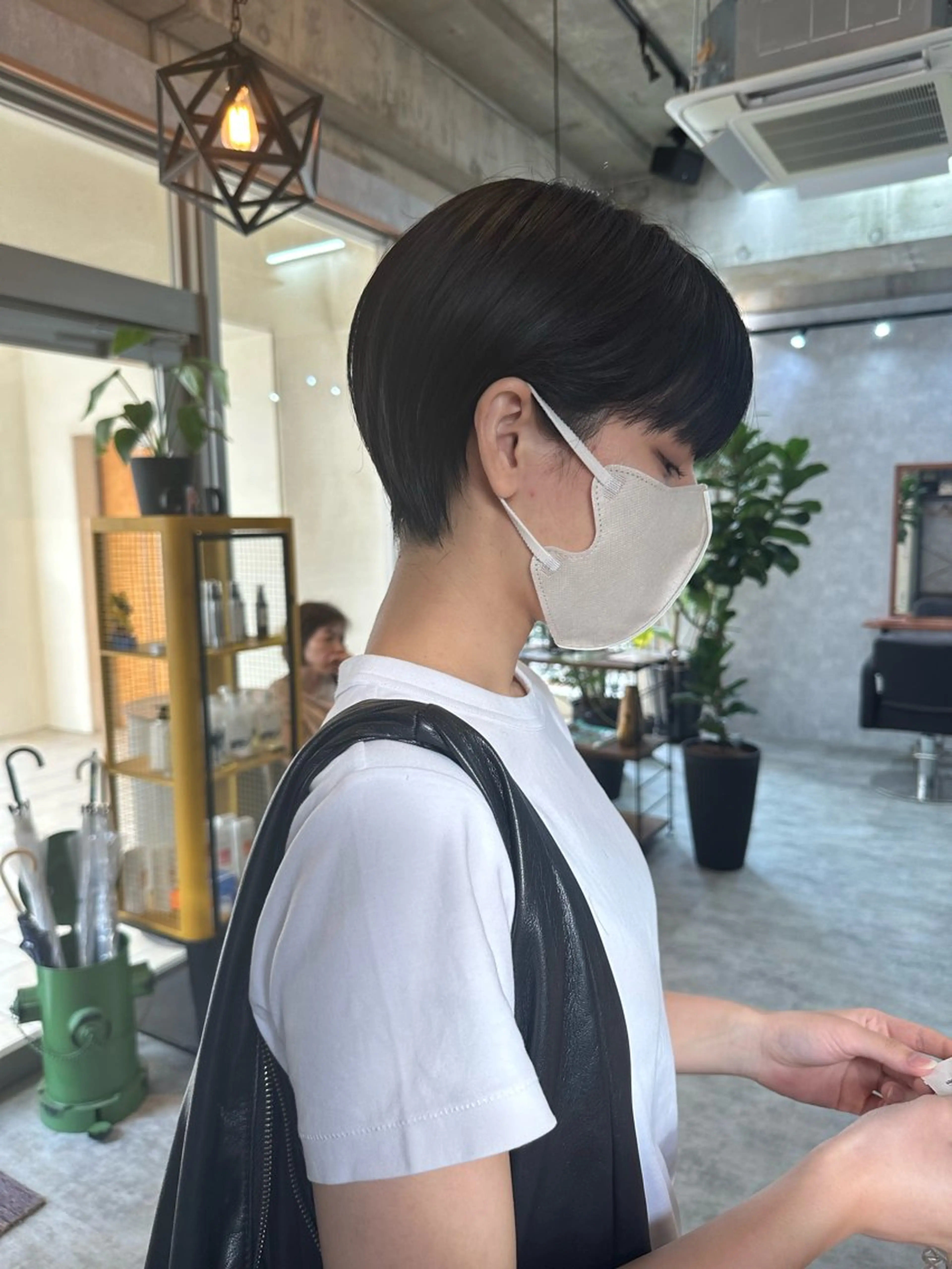 ショート 切りっぱなしボブ ショートボブ ハンサムショート 丸みショート ボブ モテ髪/ボブ/ショー ト/アダチフウトのヘアスタイル