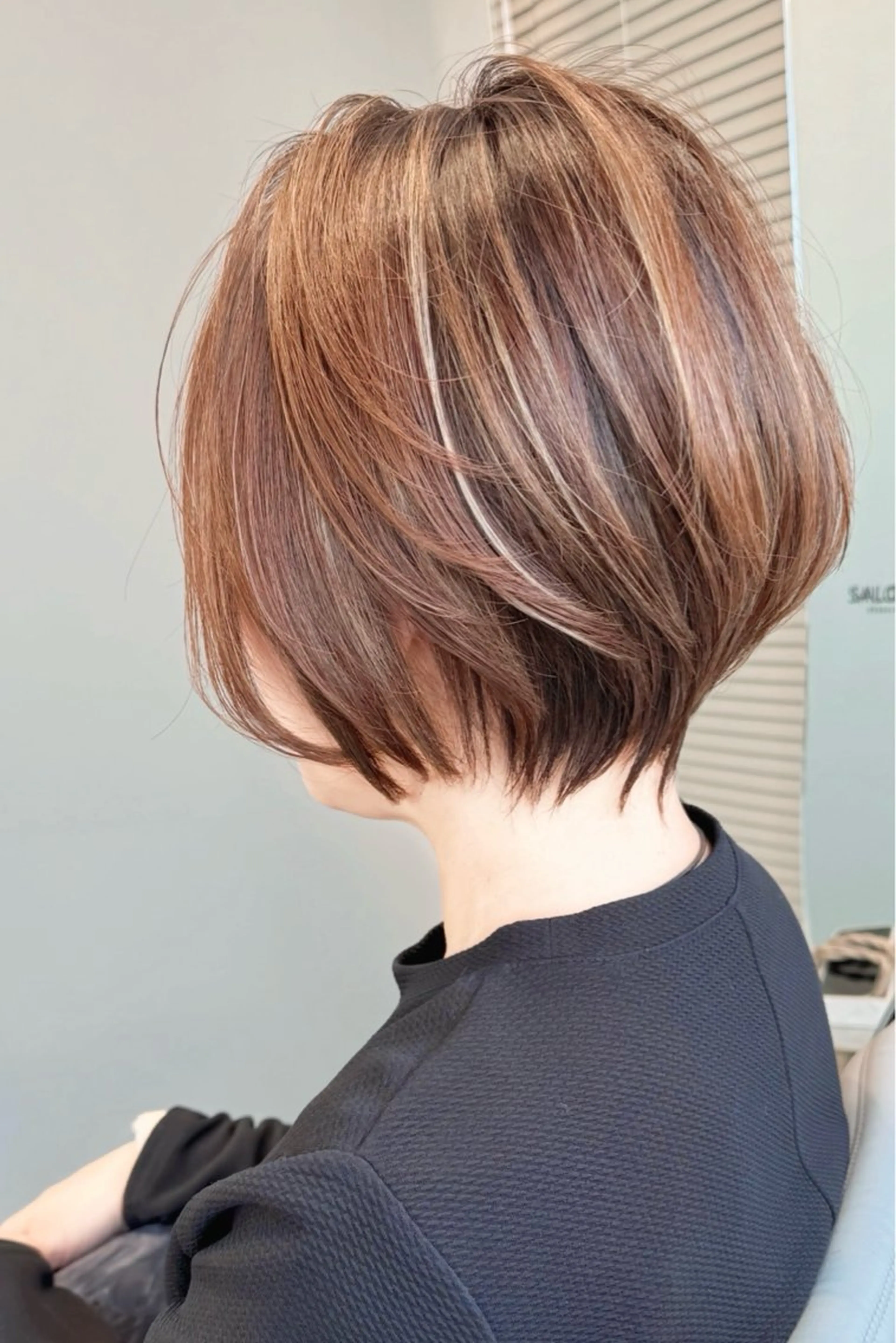 ショート 美才治   秀欣 (ビサイジ ヒデキ)のヘアスタイル