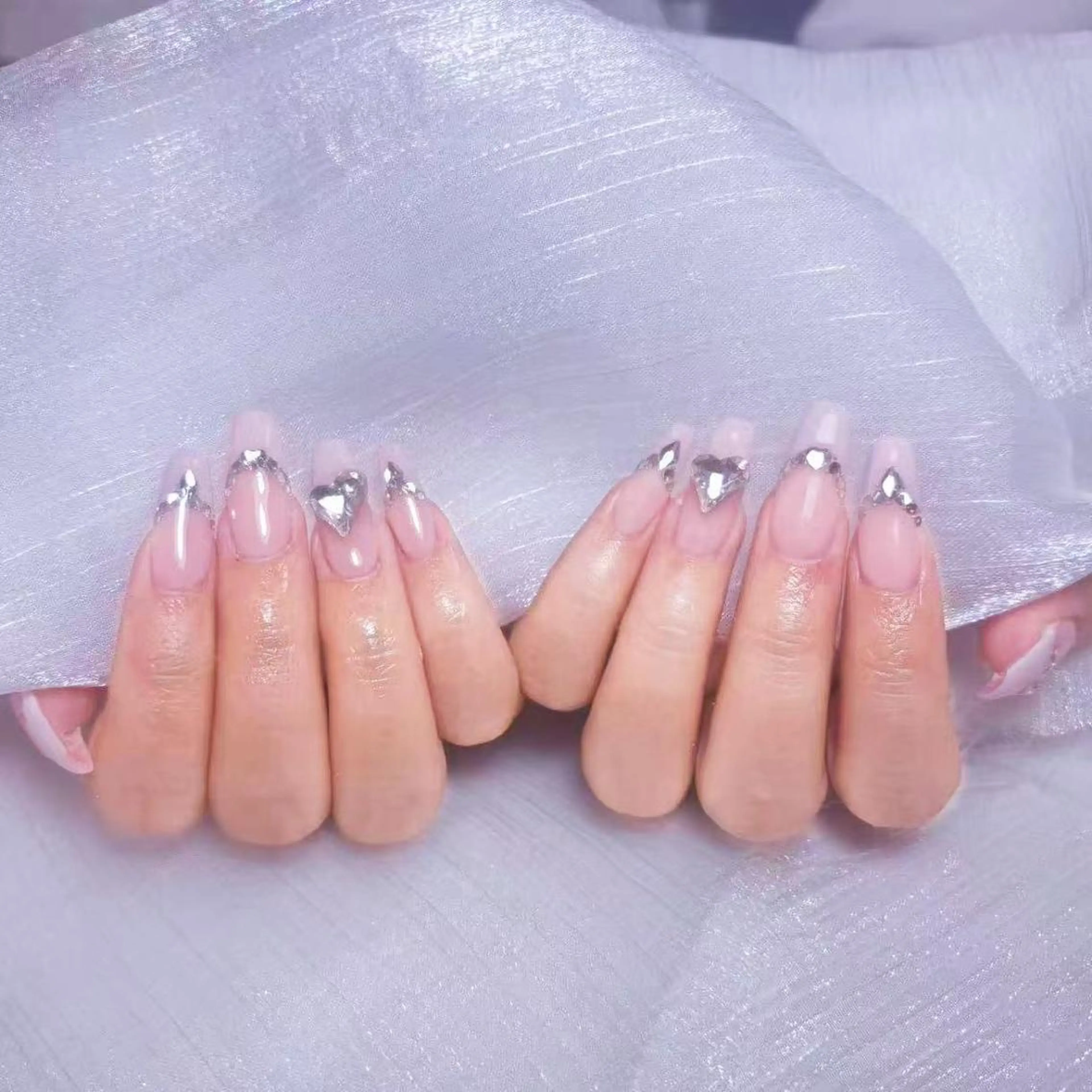 ネイル アートネイル オーロラネイル ガーリー キラキラネイル マグネットネイル ハンドネイル Plenty 🚢のネイルデザイン